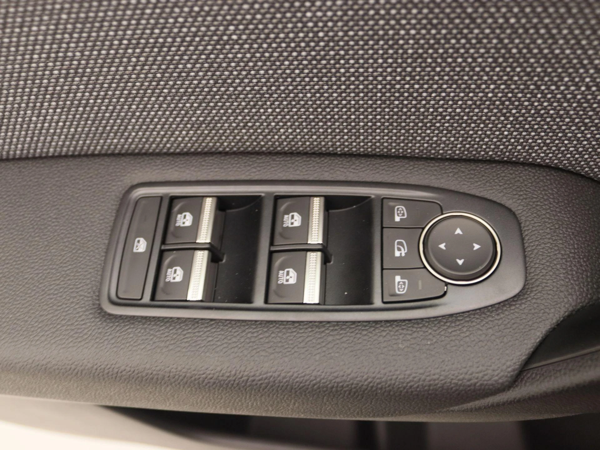 Renault-Captur-image-19