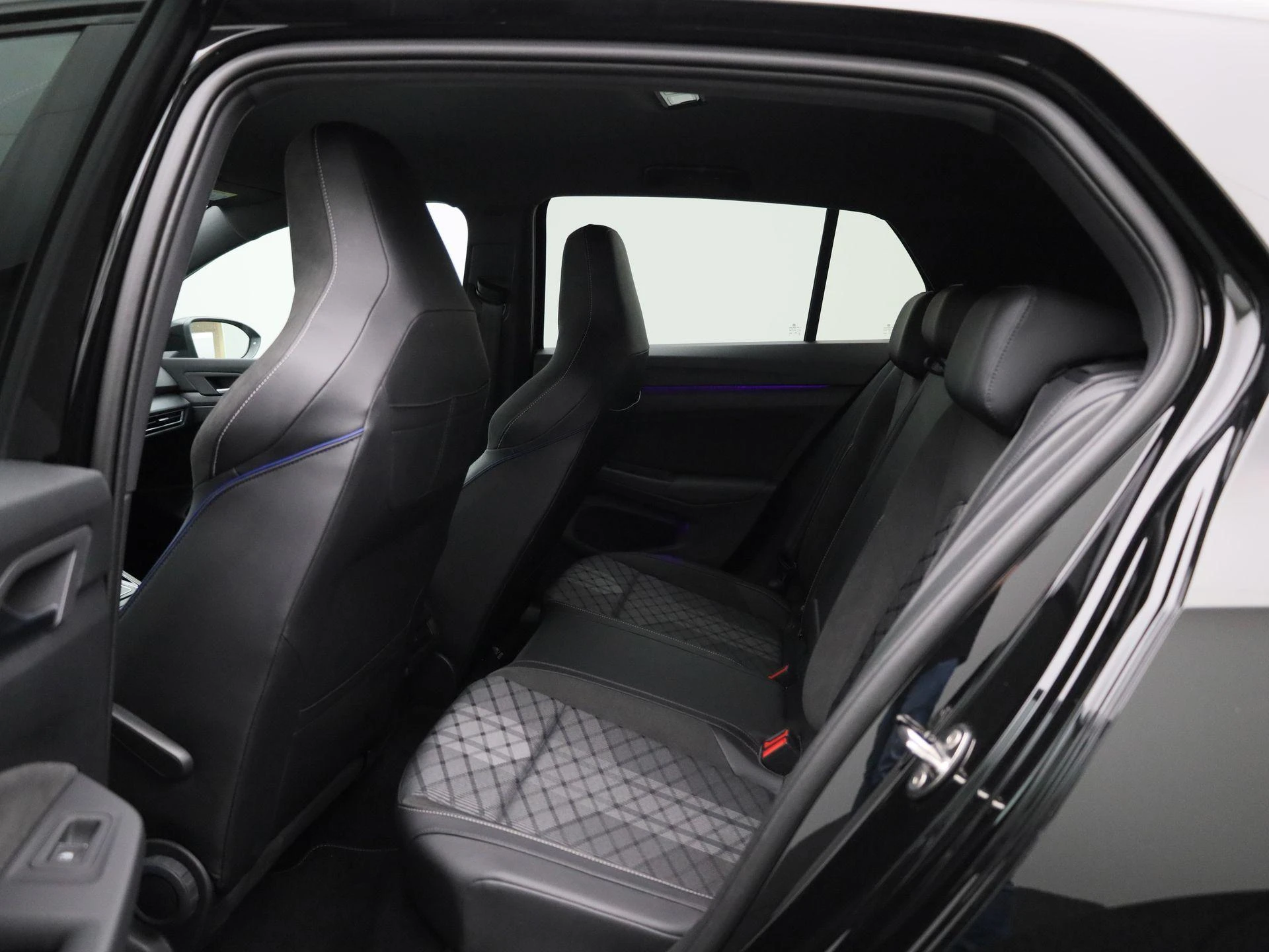Volkswagen Golf 1.5 eTSI R-Line 150 PK