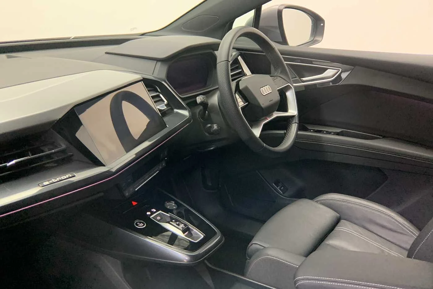 Audi-Q4 e-tron-image-1