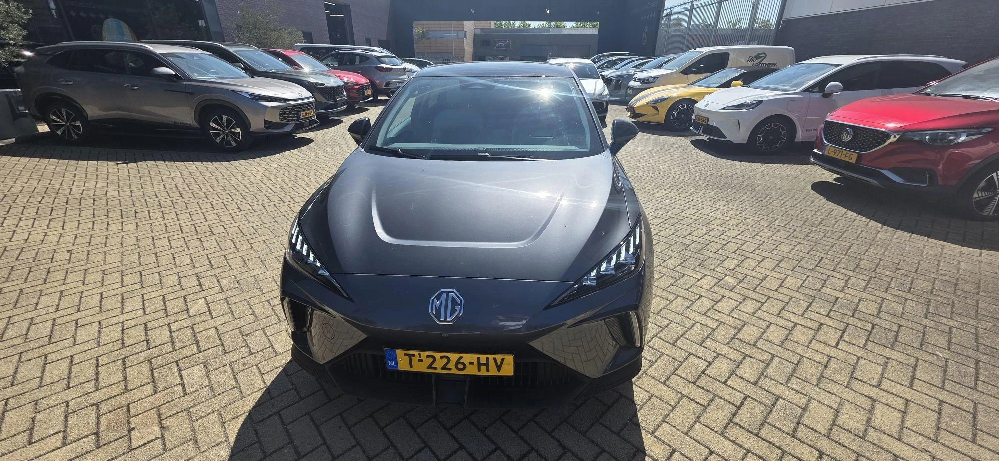 MG-MG4 EV-image-2