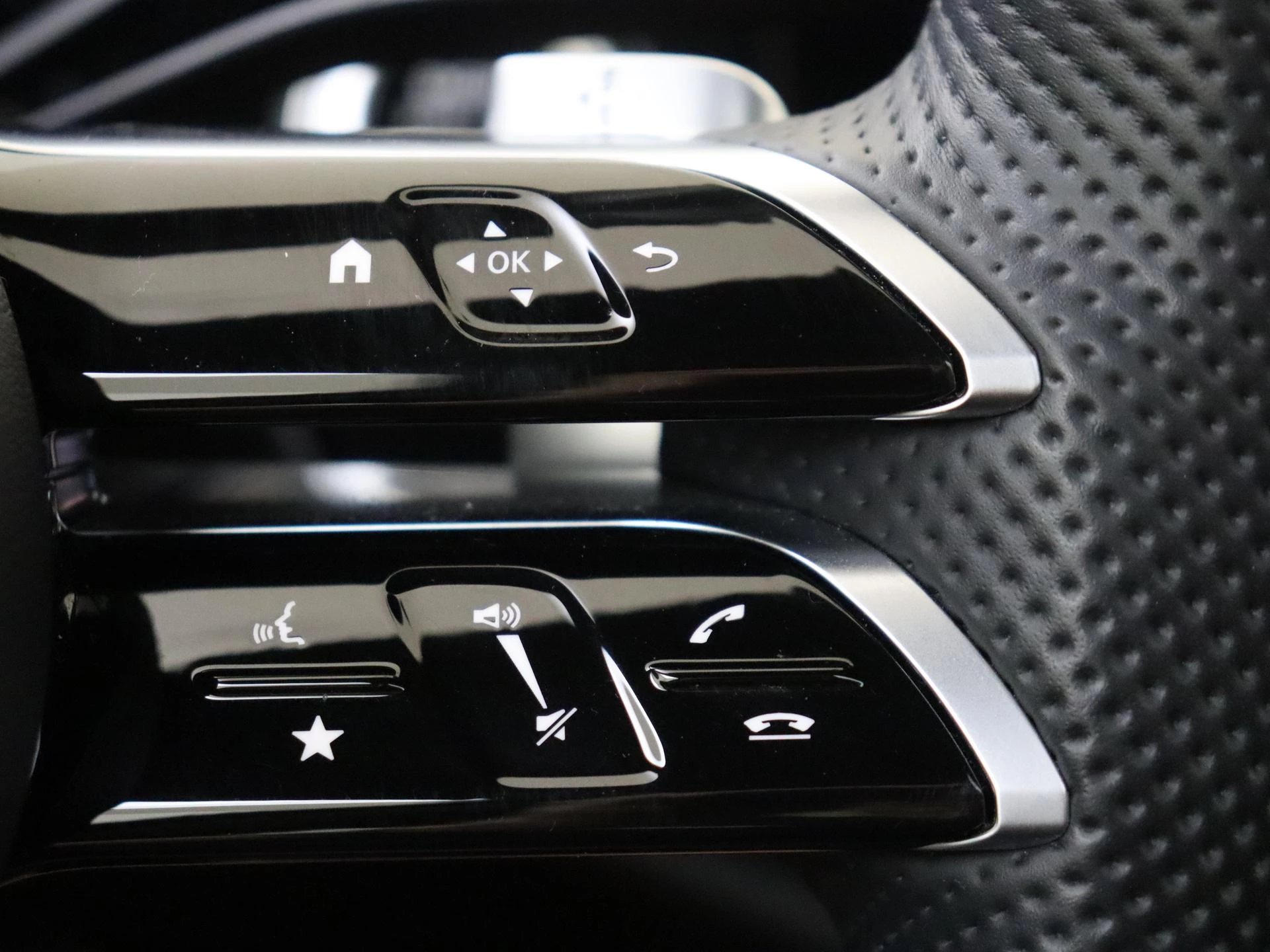 Mercedes-Benz-E-Klasse-image-16