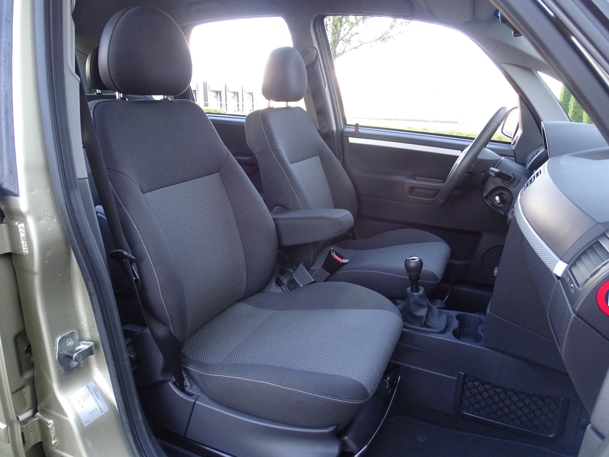 Opel-Meriva-image-12