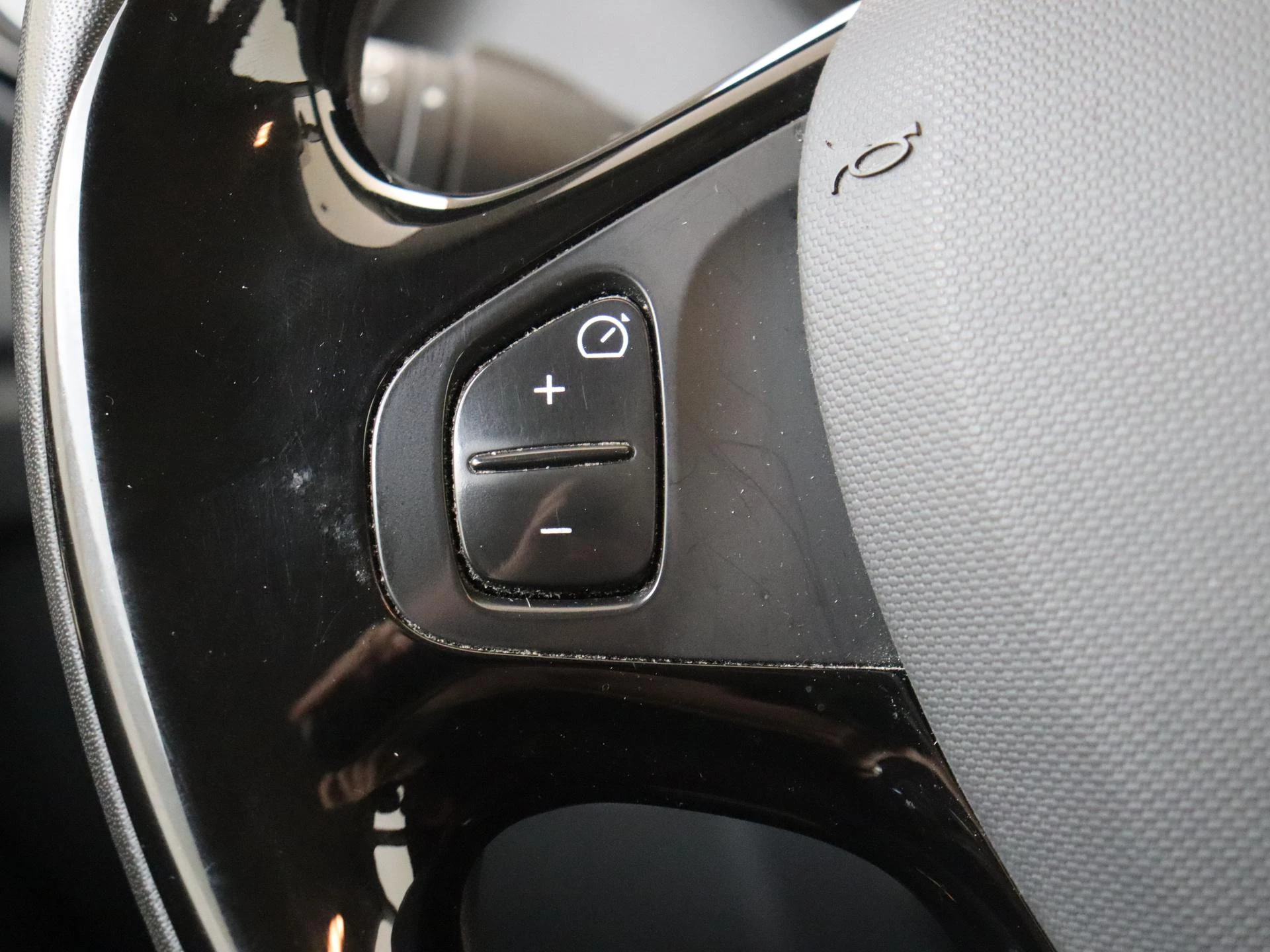 Renault-Captur-image-12