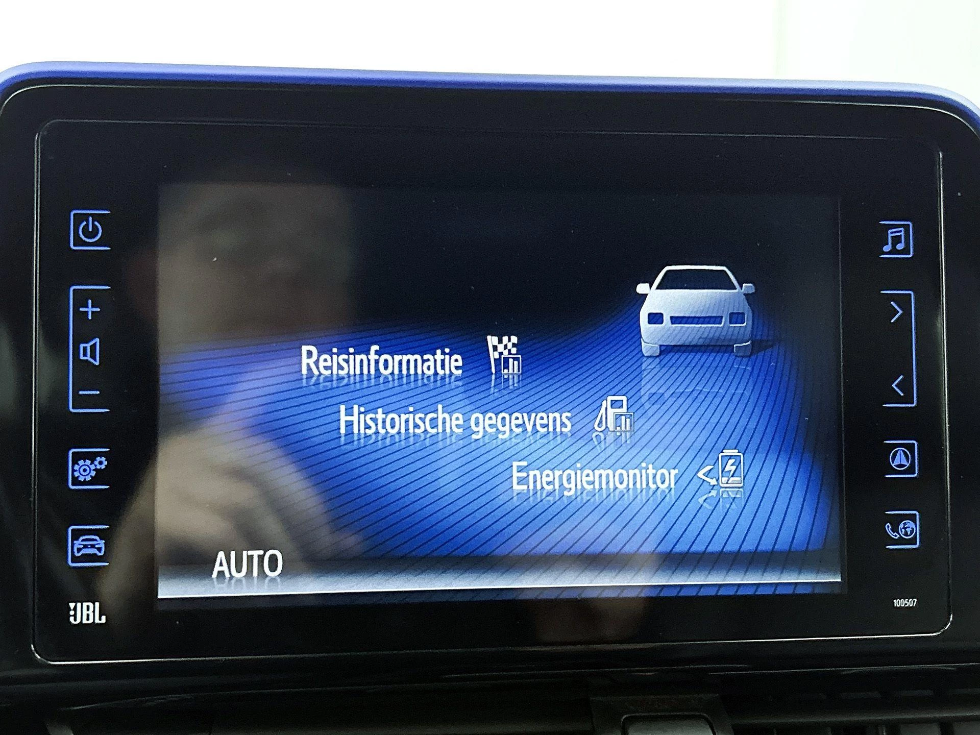 Toyota-C-HR-image-10