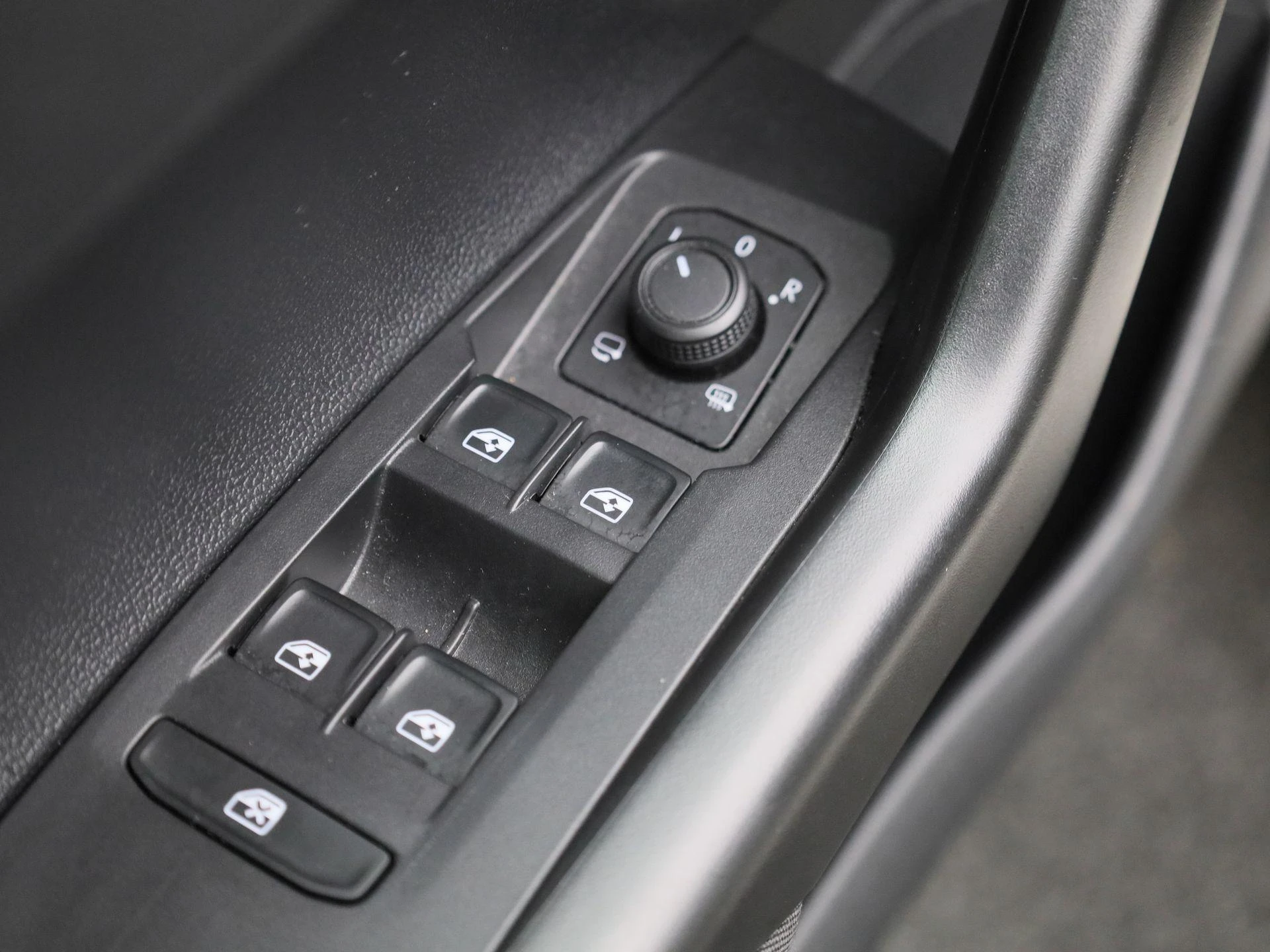 Volkswagen-Polo-image-29