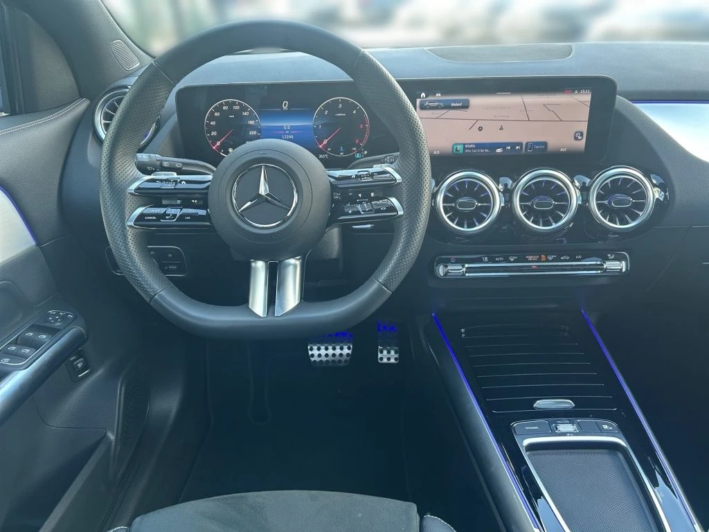 Mercedes-Benz-GLA 200 d-image-9
