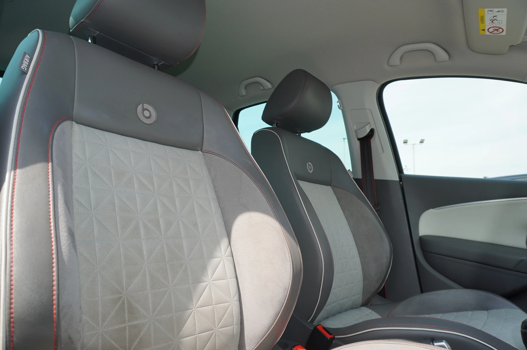 Volkswagen-Polo-image-12