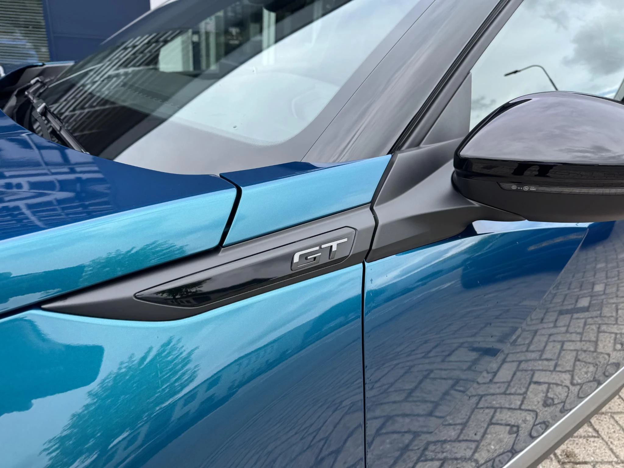 Peugeot 2008 Hybrid 145 GT