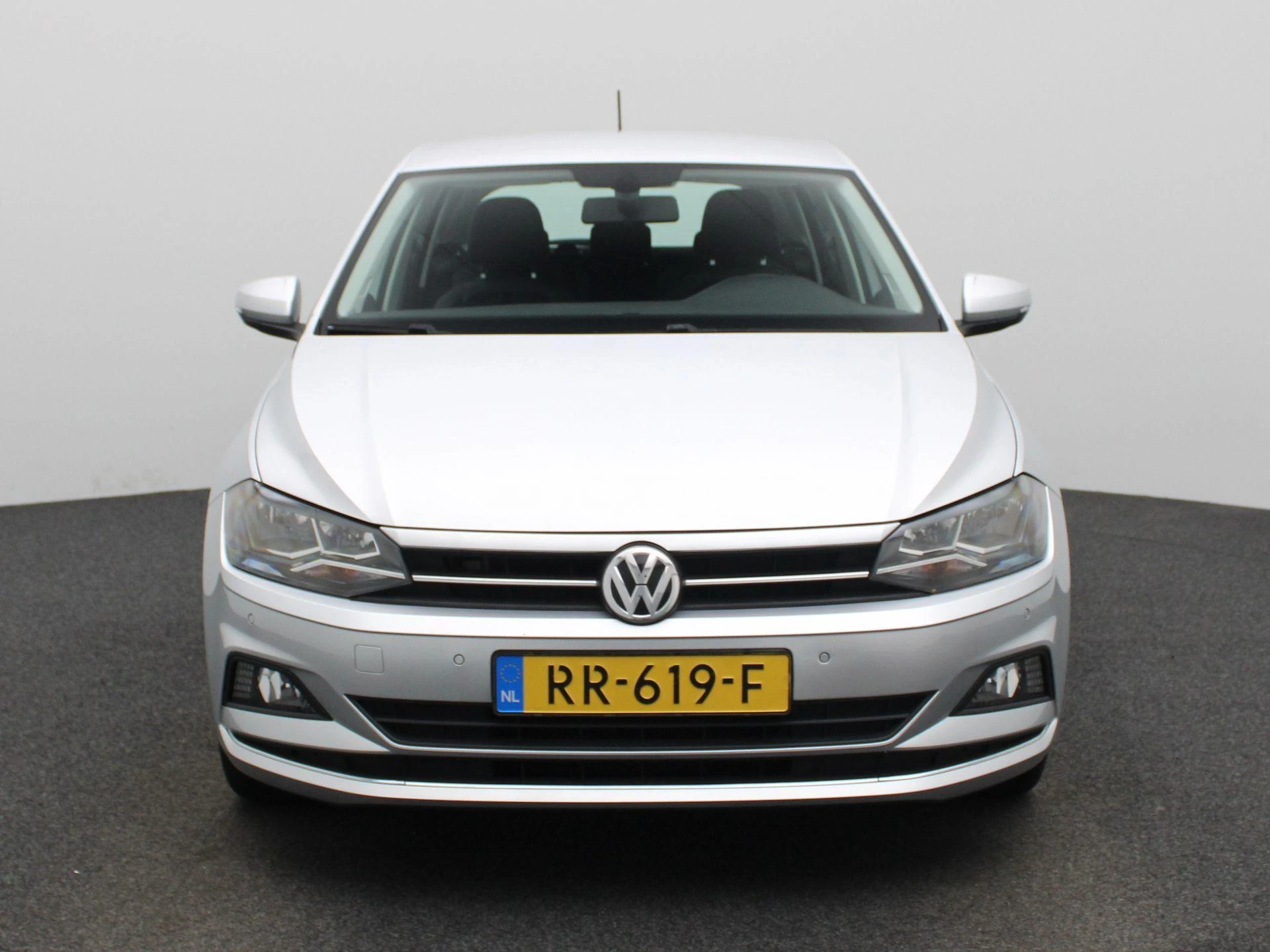 Volkswagen-Polo-image-2