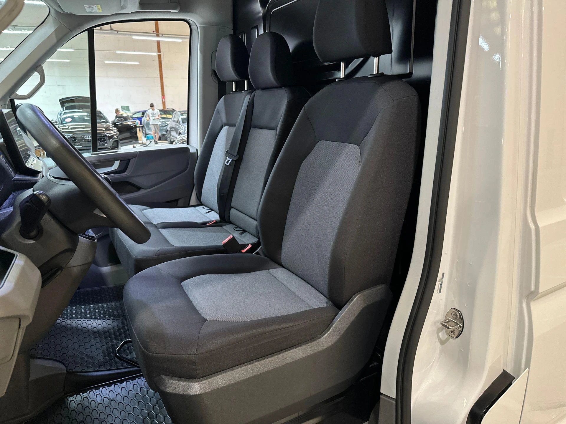 Volkswagen-Crafter-image-30