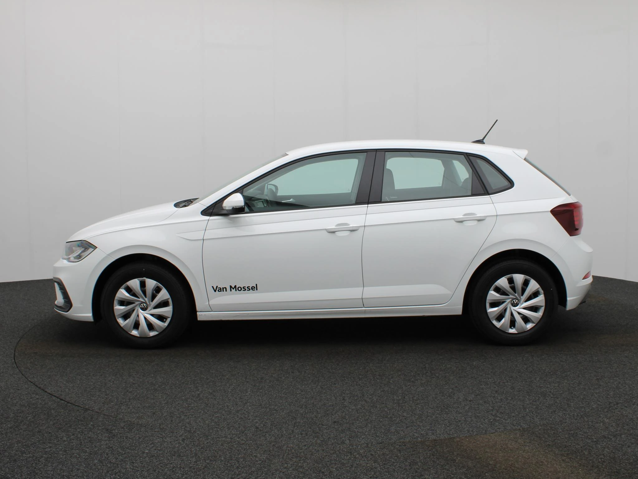 Volkswagen-Polo-image-3