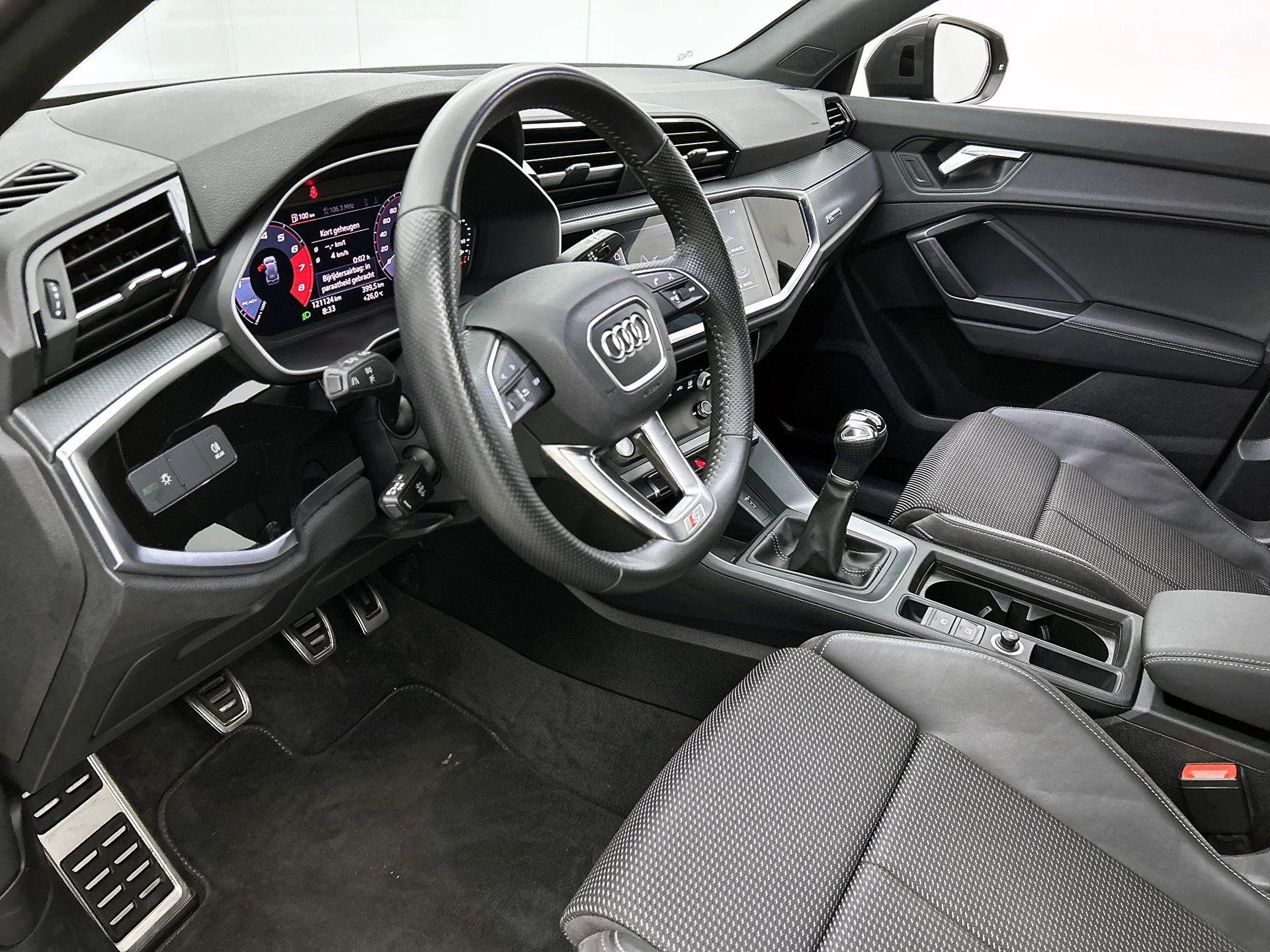 Audi-Q3-image-20