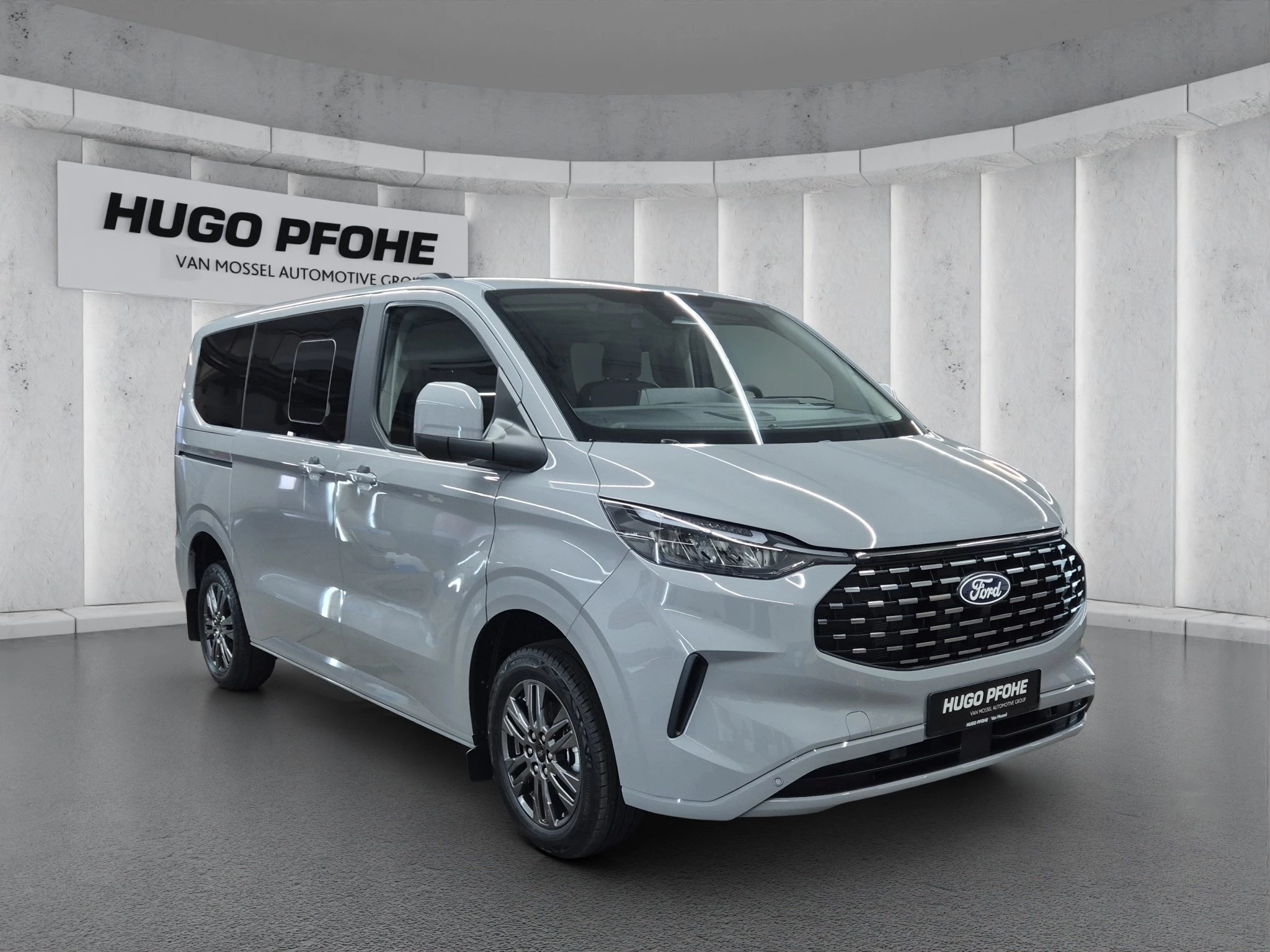 Ford Tourneo Custom Titanium 2.0 EcoBlue 125kW 320 L1 Auto FWD Van. 4-türig