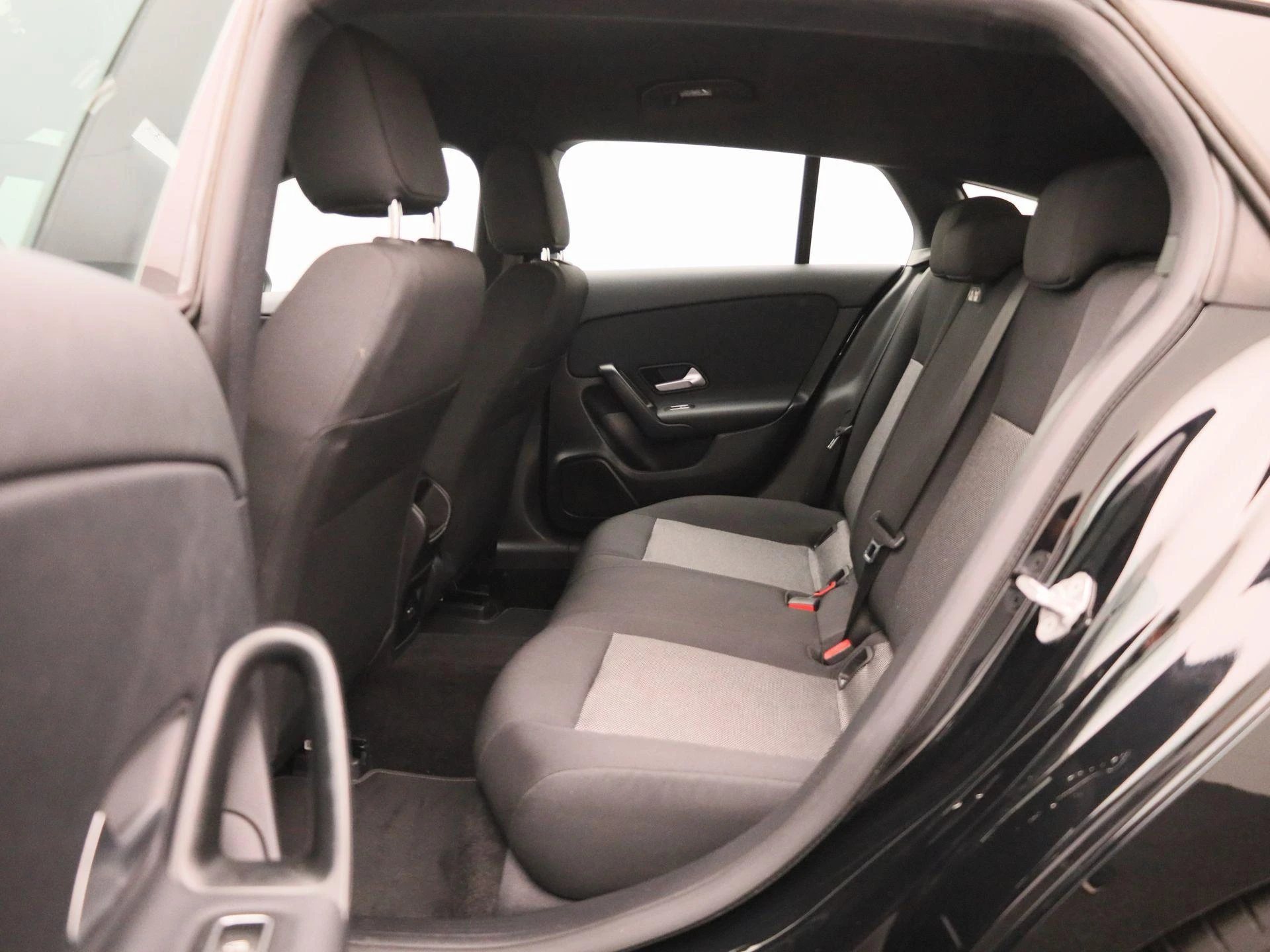 Mercedes-Benz-CLA-image-11