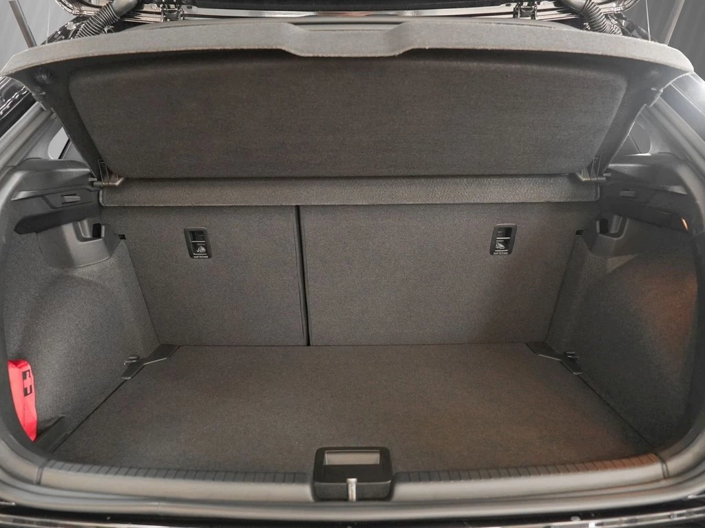 Volkswagen Polo R-Line DSG RearView