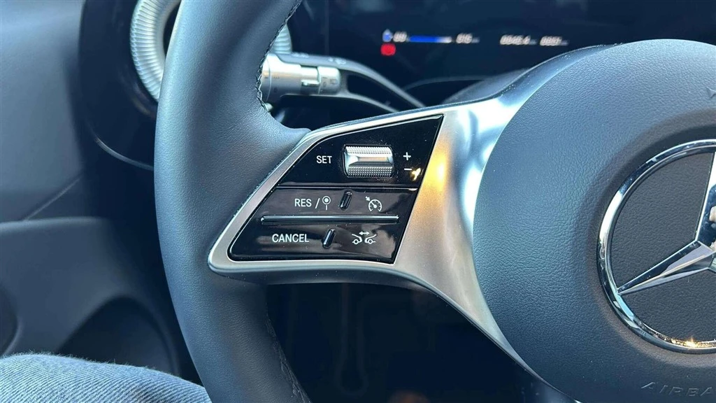 Mercedes-Benz-CLA-image-10
