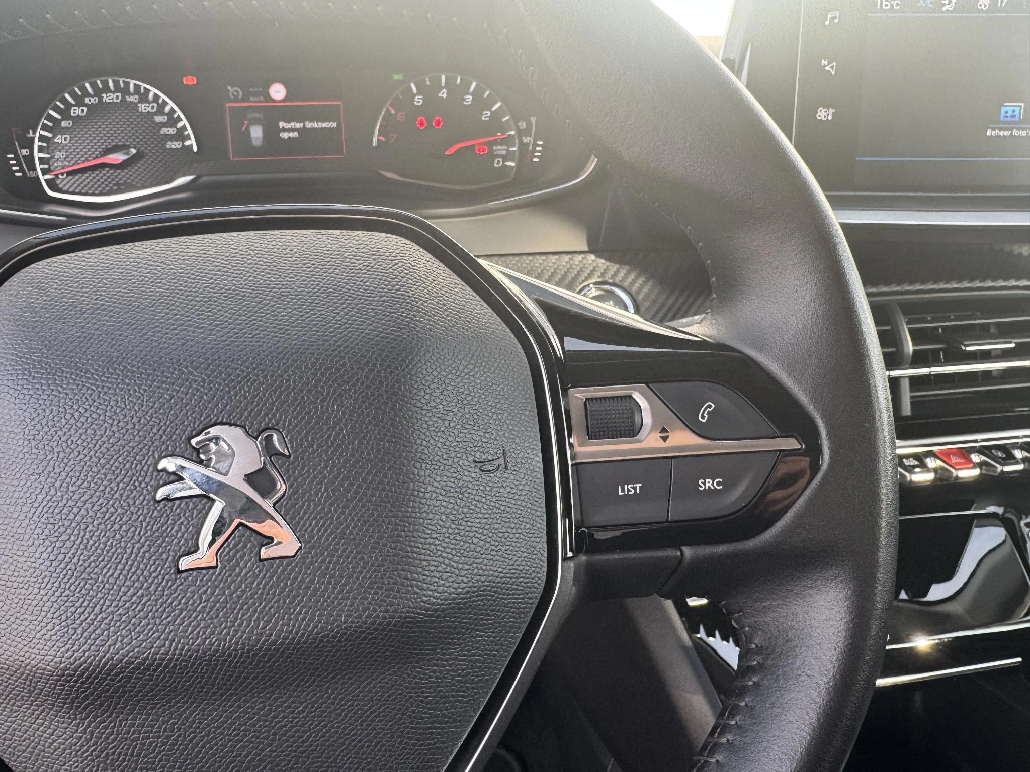Peugeot-208-image-13