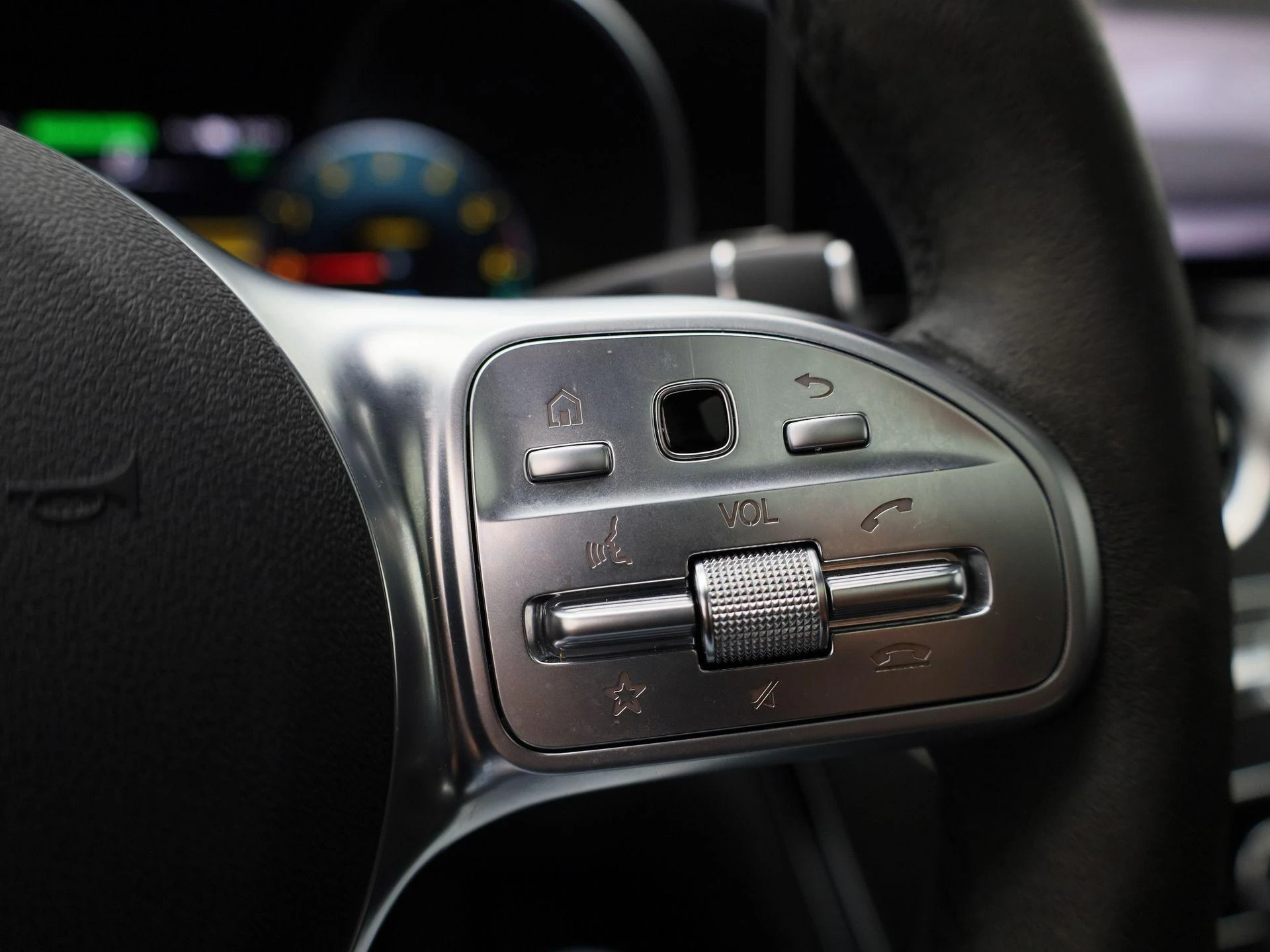 Mercedes-Benz-C-Klasse-image-19