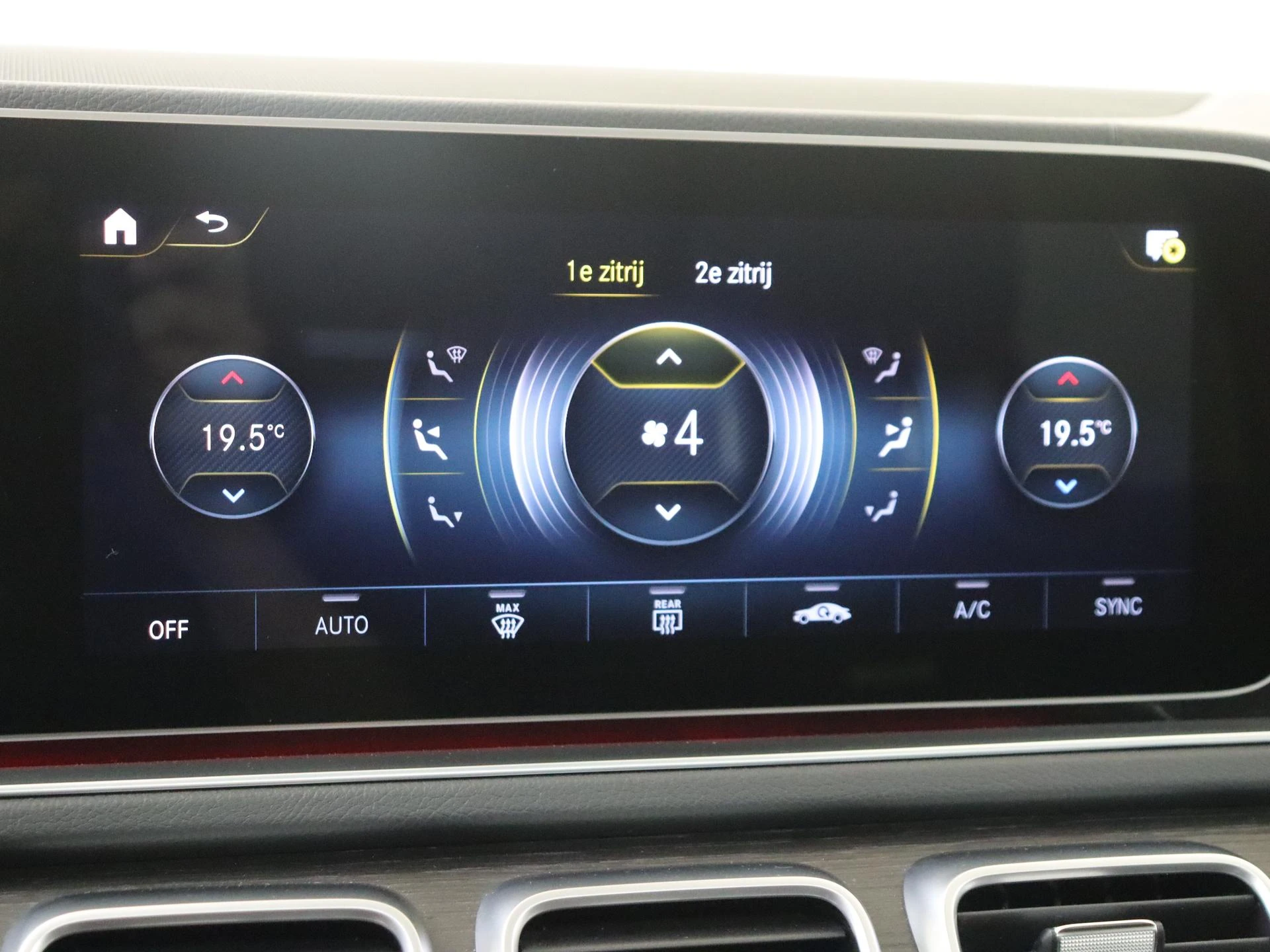 Mercedes-Benz-GLE-image-22