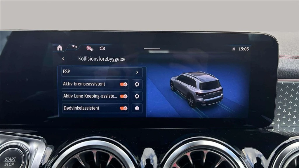 Mercedes-Benz-EQB-image-19