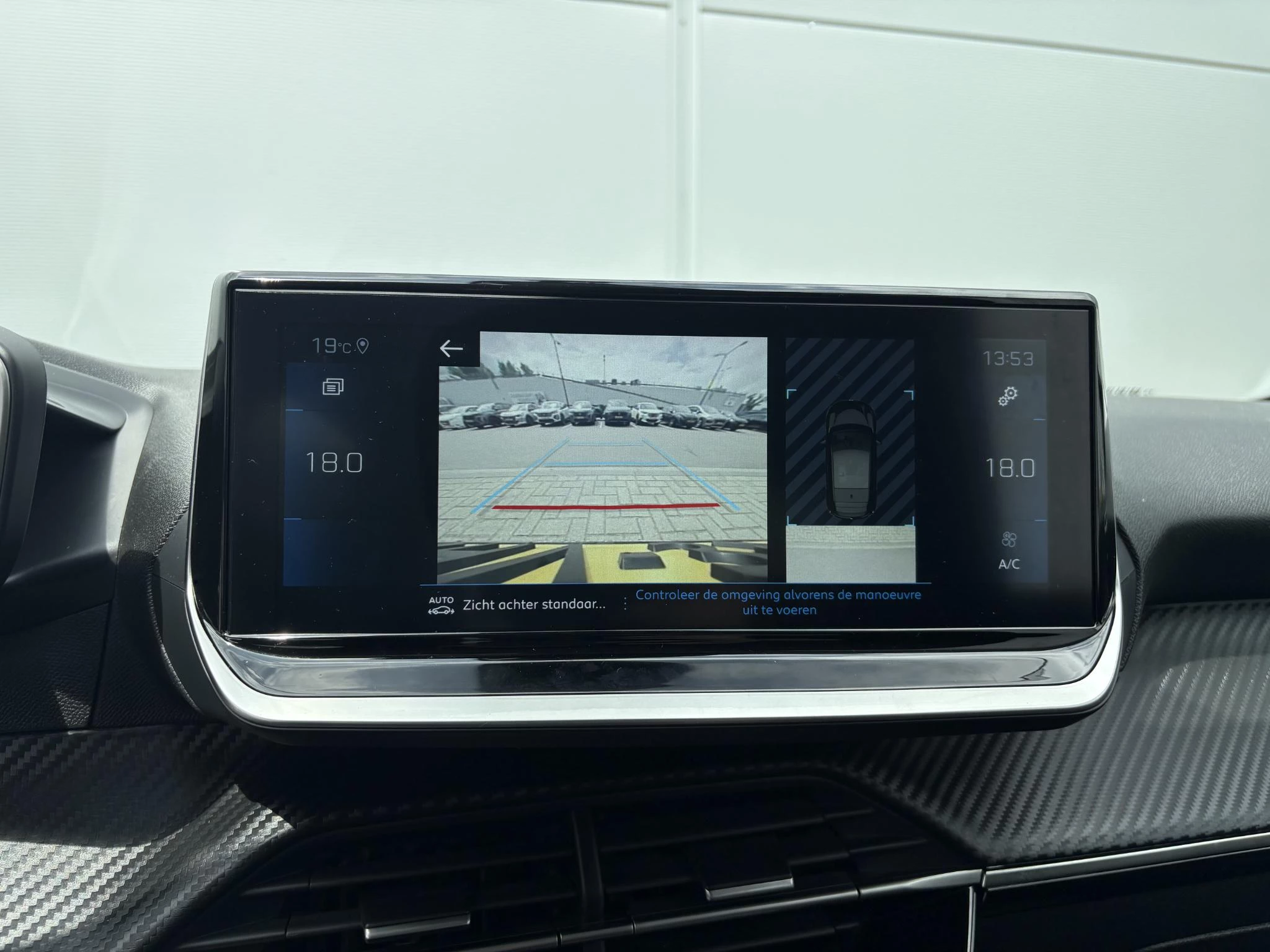 Peugeot-208-image-18