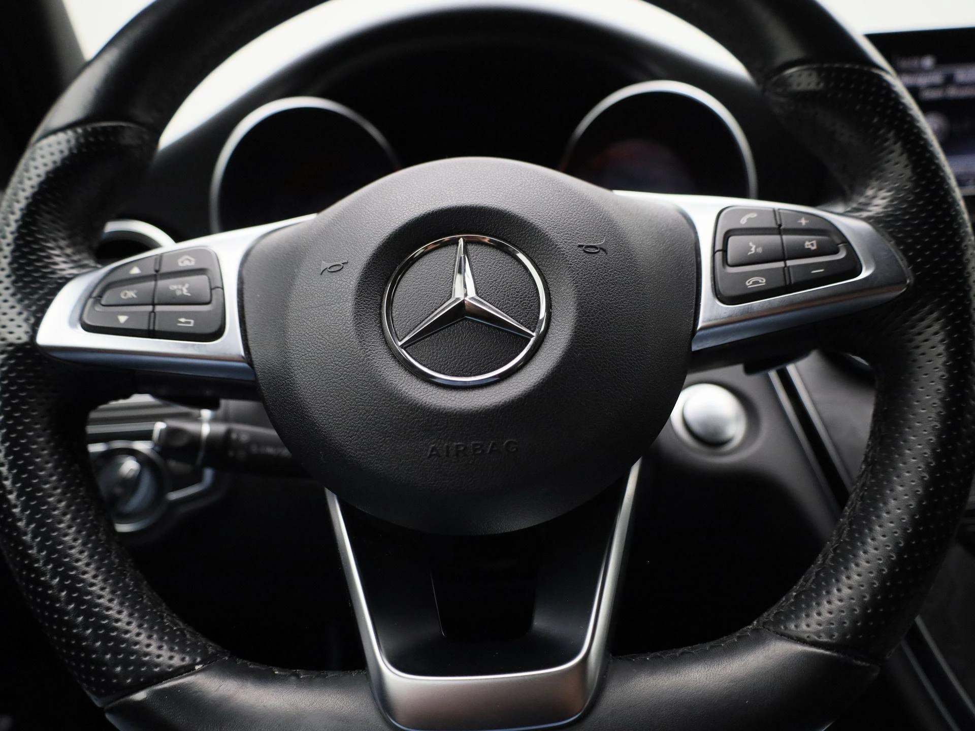 Mercedes-Benz-C-Klasse-image-31