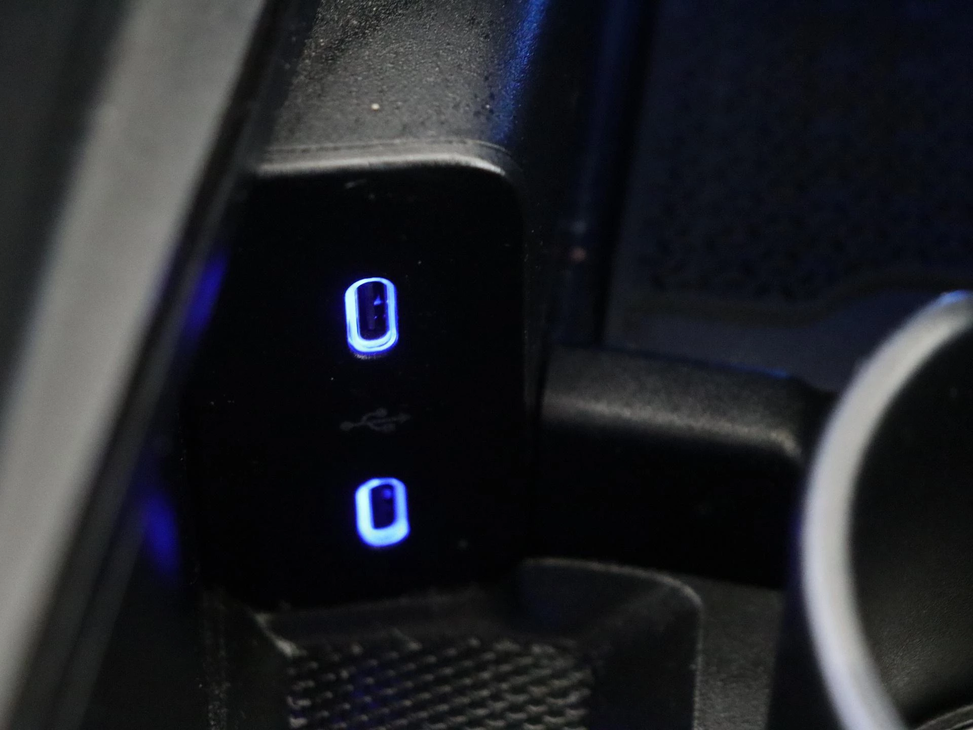 Mercedes-Benz-E-Klasse-image-24