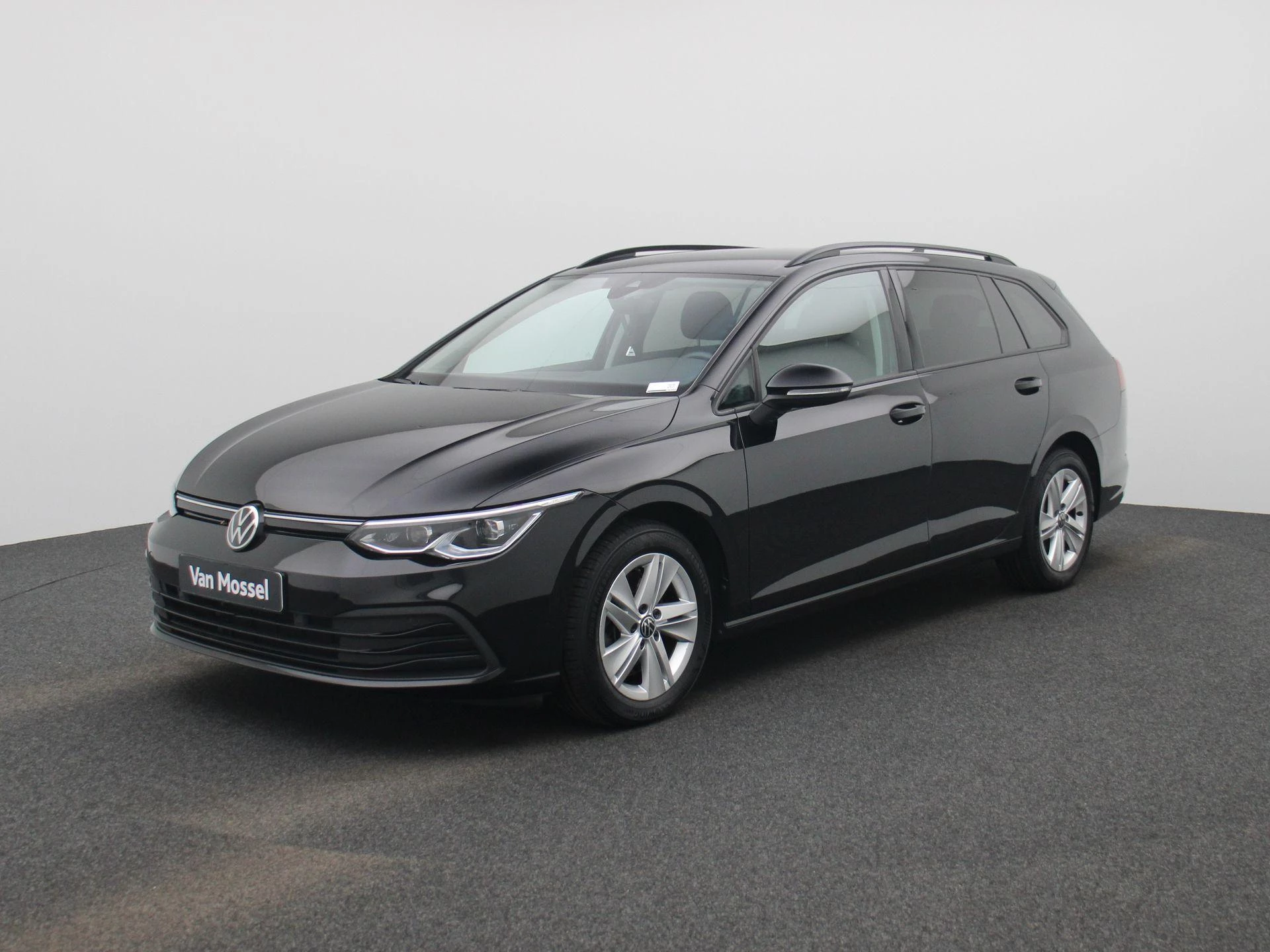 Volkswagen-Golf-image-0