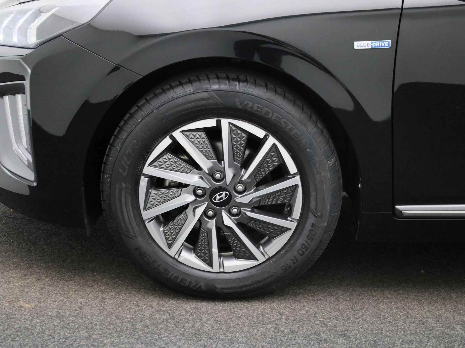 Hyundai-IONIQ-image-11