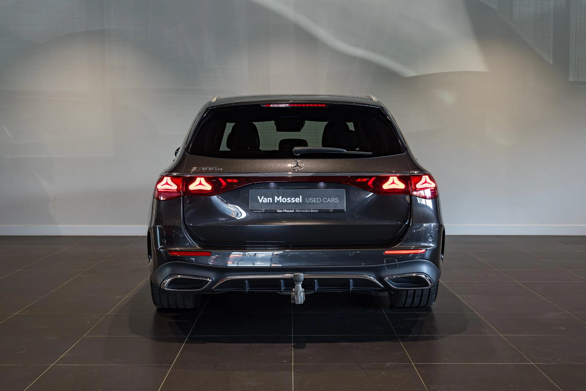 Mercedes-Benz-E-Klasse-image-5