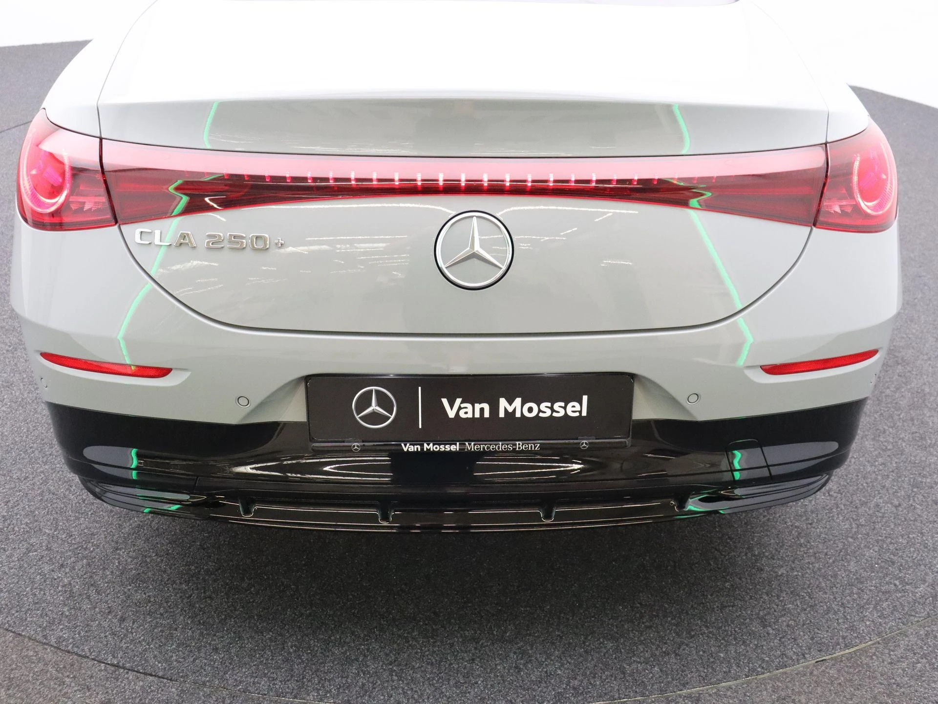 Mercedes-Benz-CLA-image-19