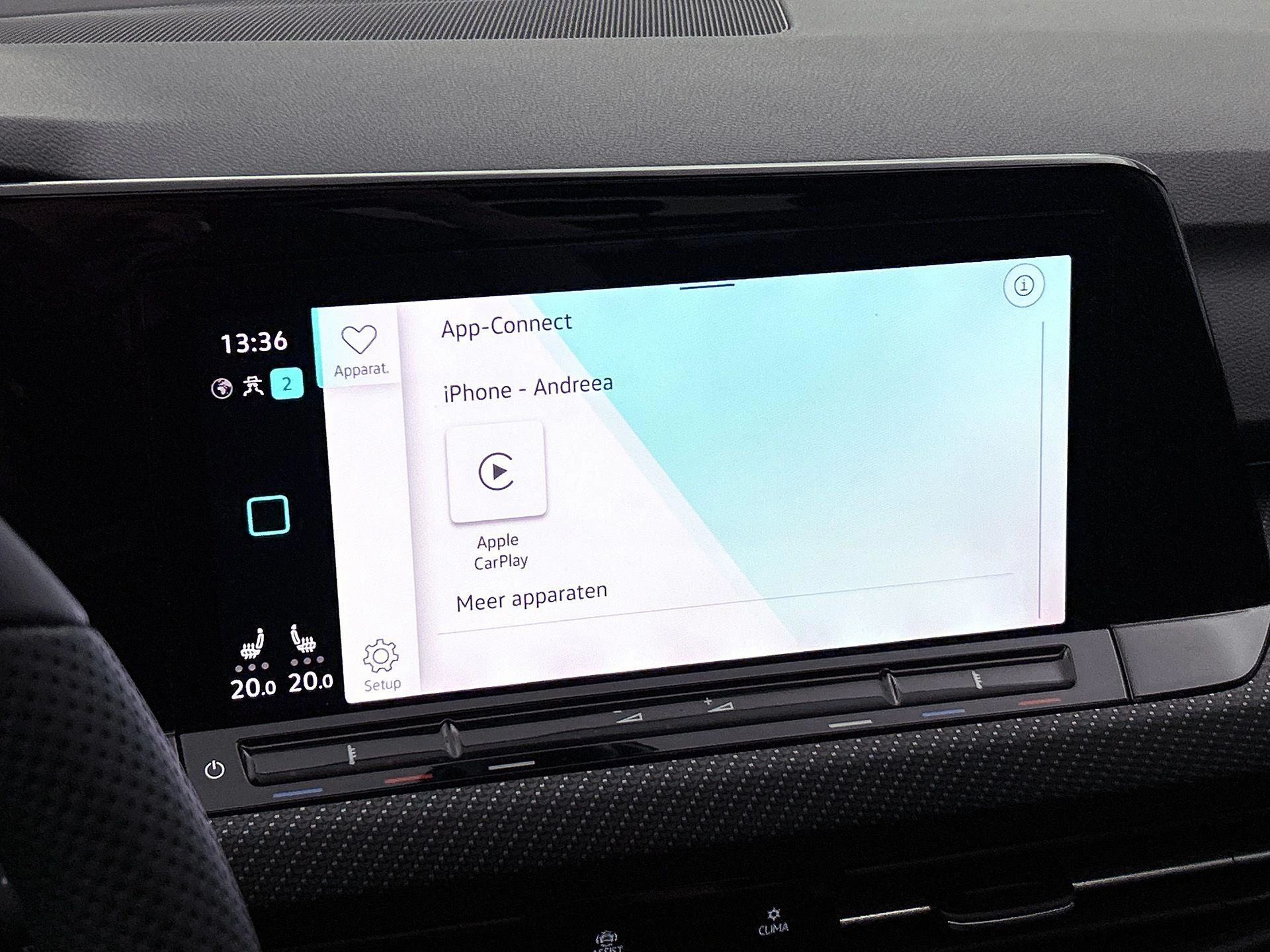 Volkswagen Golf 1.5 eTSI R-LINE