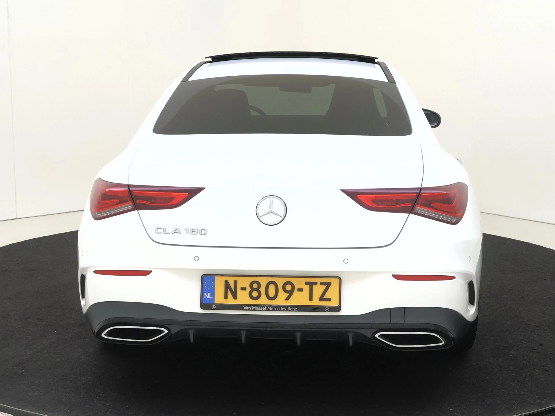 Mercedes-Benz-CLA-image-6
