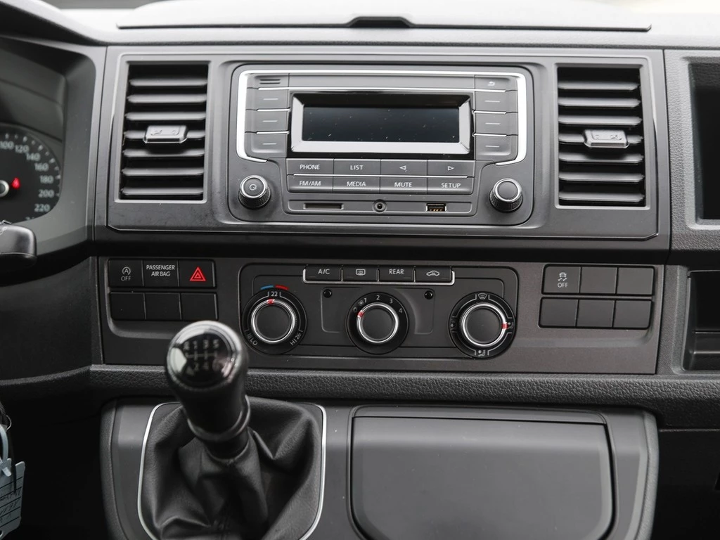 Volkswagen Multivan T6 Trendline 2.0 TDI 4Mo AHK/Klima