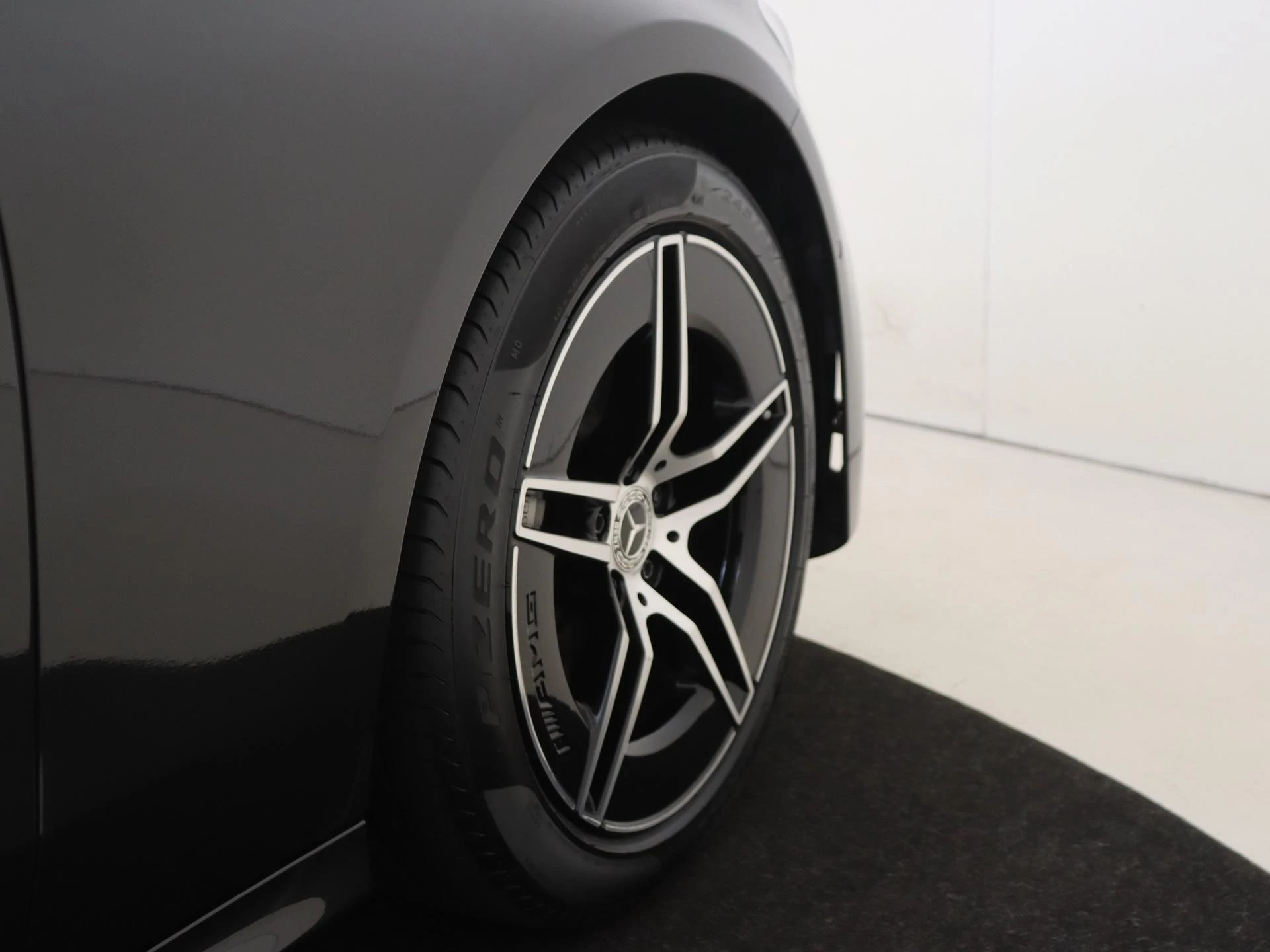 Mercedes-Benz-E-Klasse-image-30