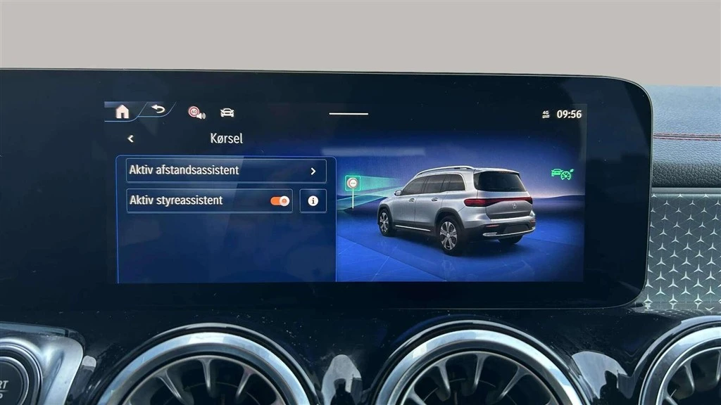 Mercedes-Benz-EQB-image-17