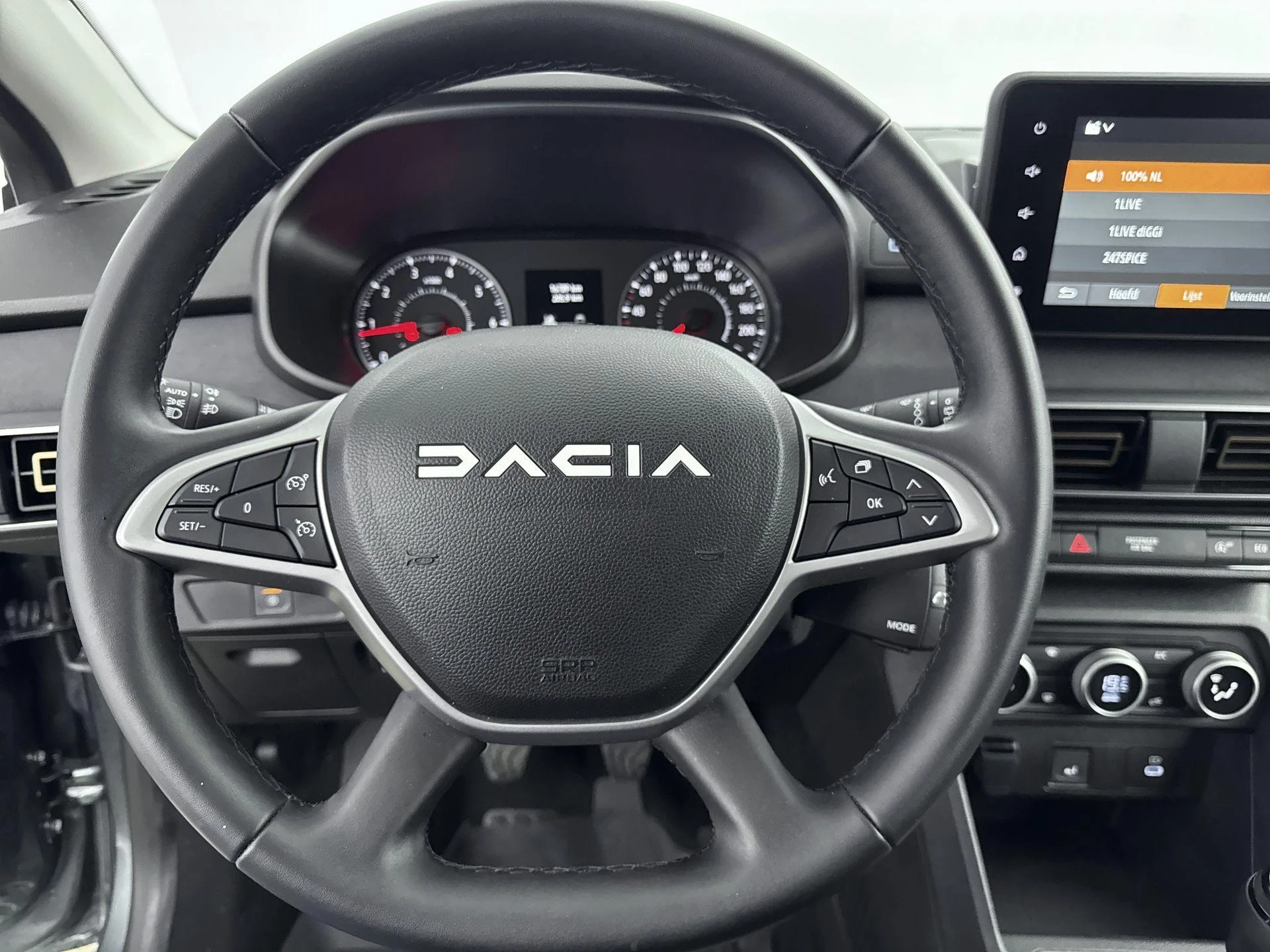 Dacia-Sandero Stepway-image-26