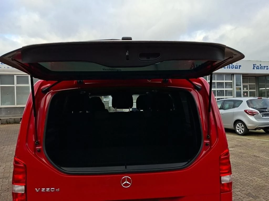 Mercedes-Benz V-Klasse 220 EDITION NAVI TEMPOMAT SCHIEBETUER RE ELK EditionW447 V 220 EDITION NAVI TEMPOMAT SCHIEBETUER RE ELK Edition