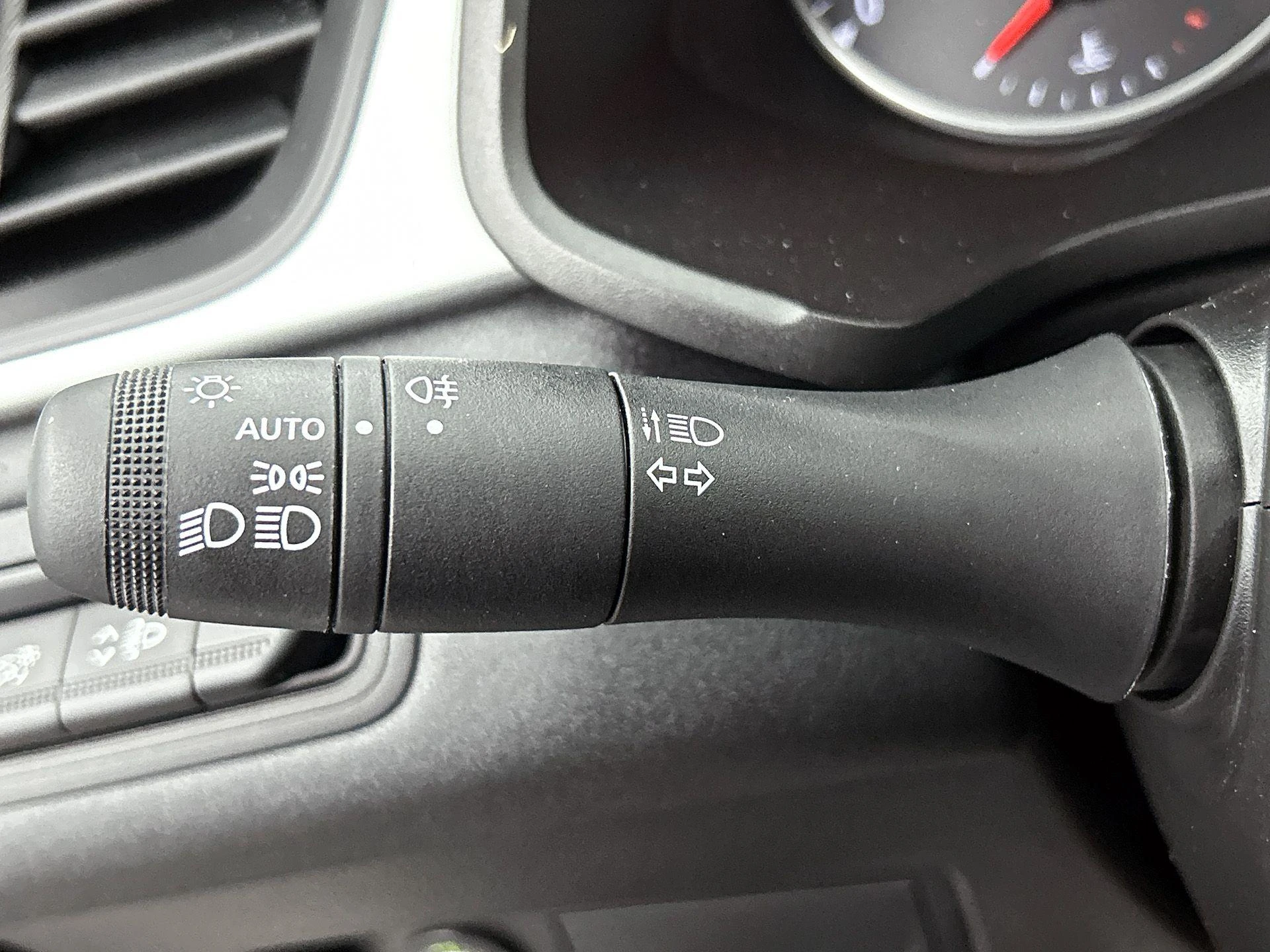 Renault-Captur-image-10