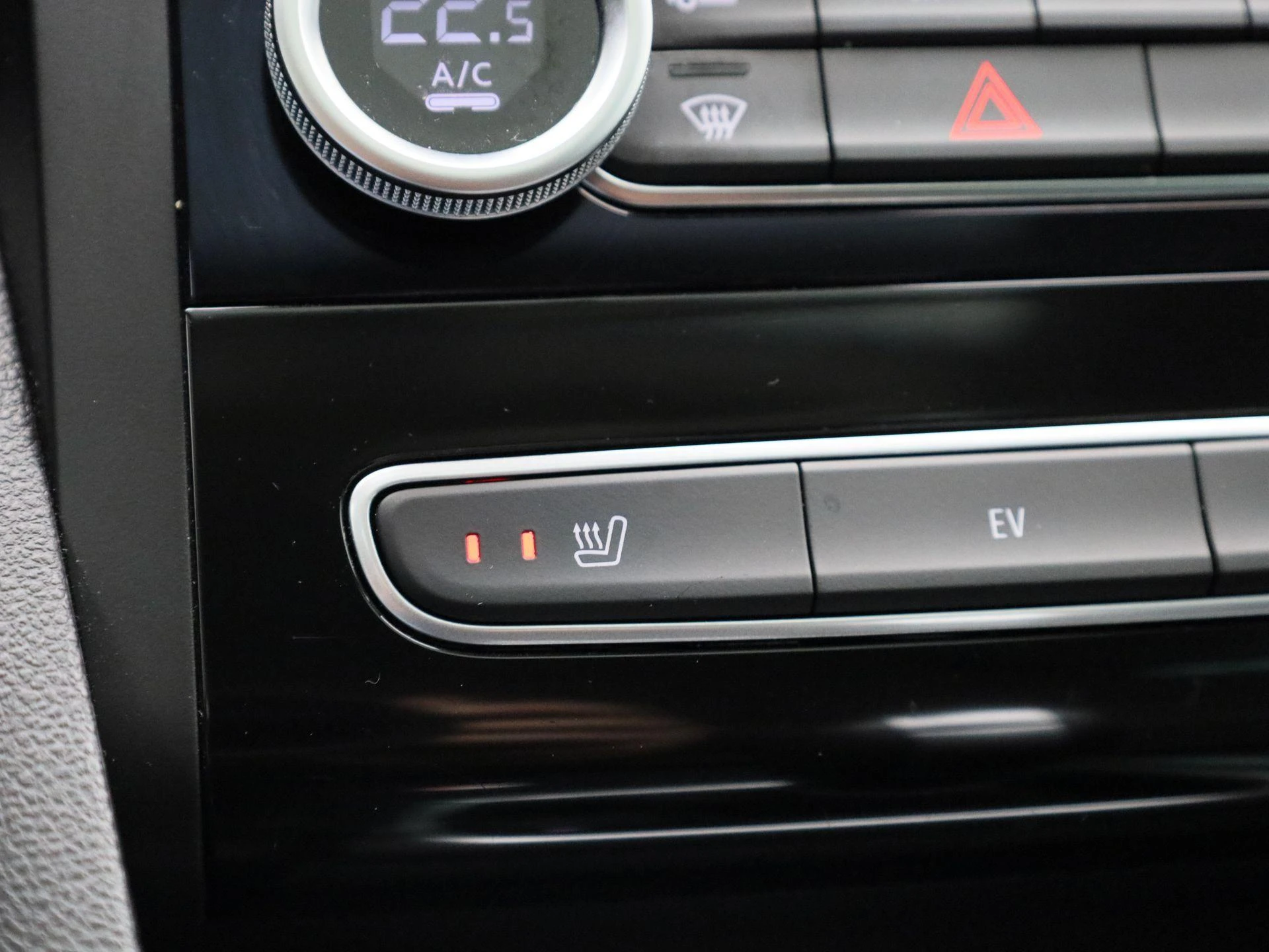 Renault-Megane E-Tech-image-20