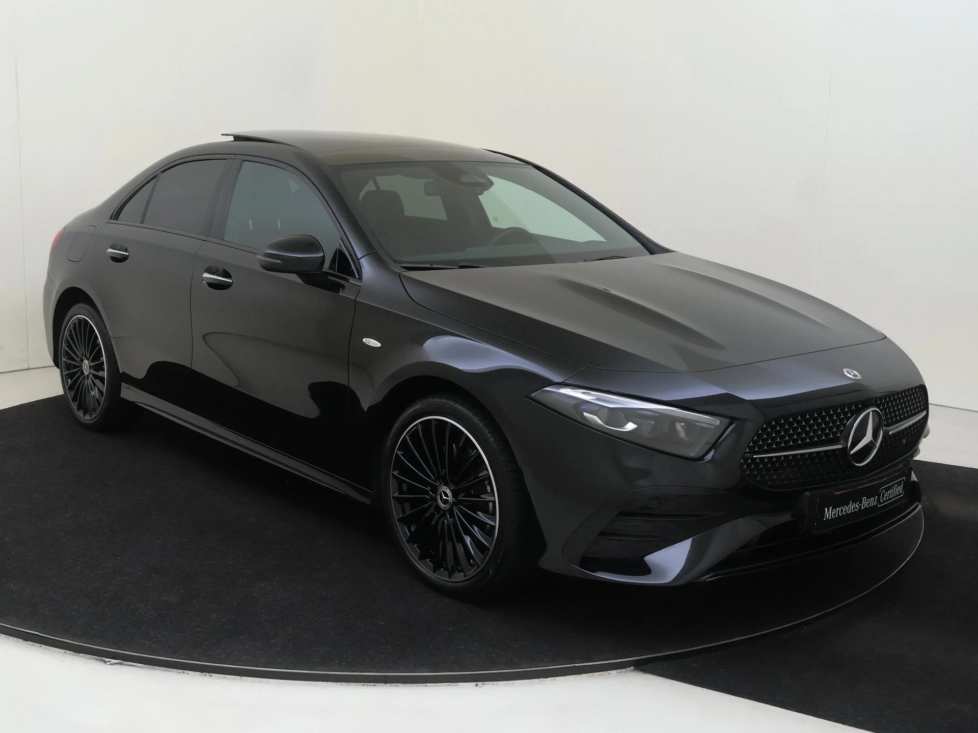Mercedes-Benz A-Klasse 250 e Star Edition AMG Line