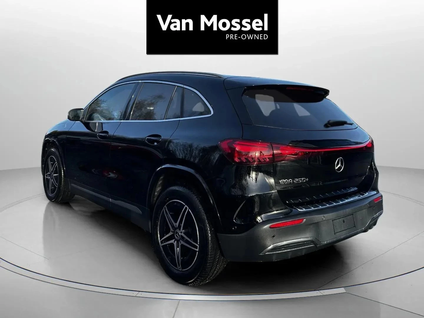 Mercedes-Benz-EQA-image-5