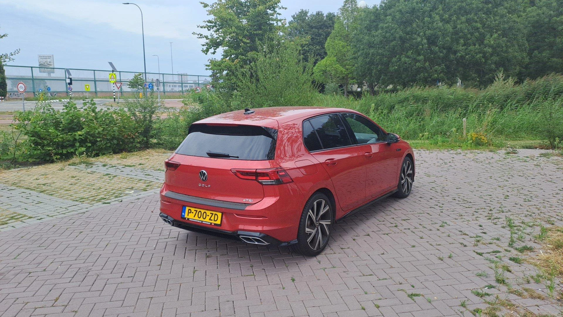 Volkswagen-Golf-image-5