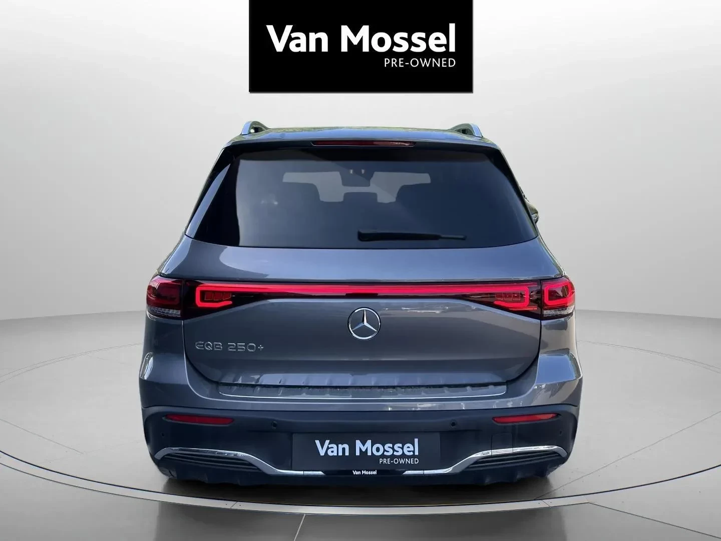 Mercedes-Benz-EQB-image-5