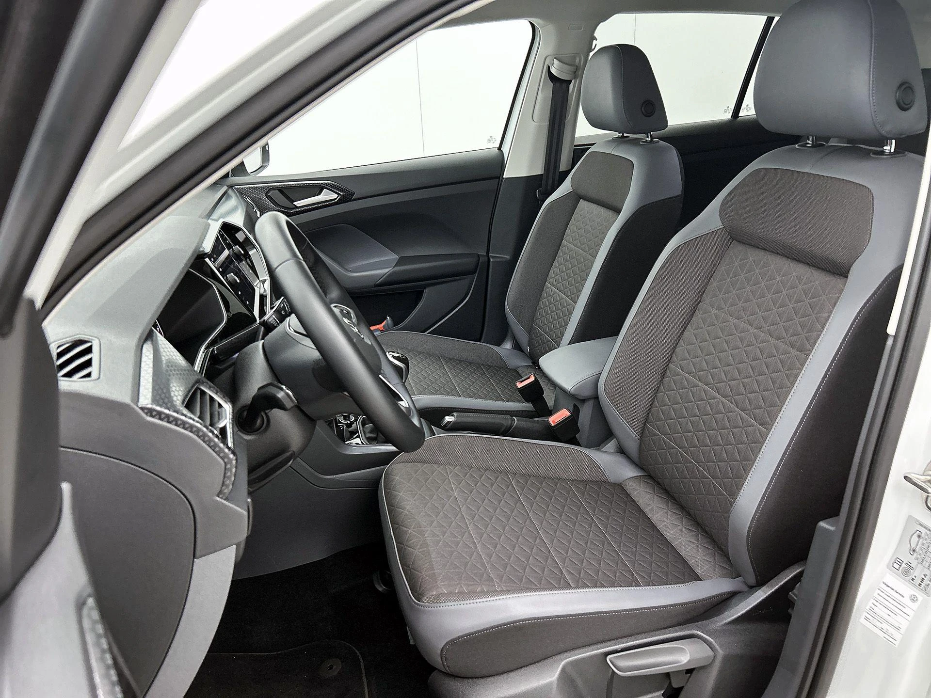 Volkswagen-T-Cross-image-40