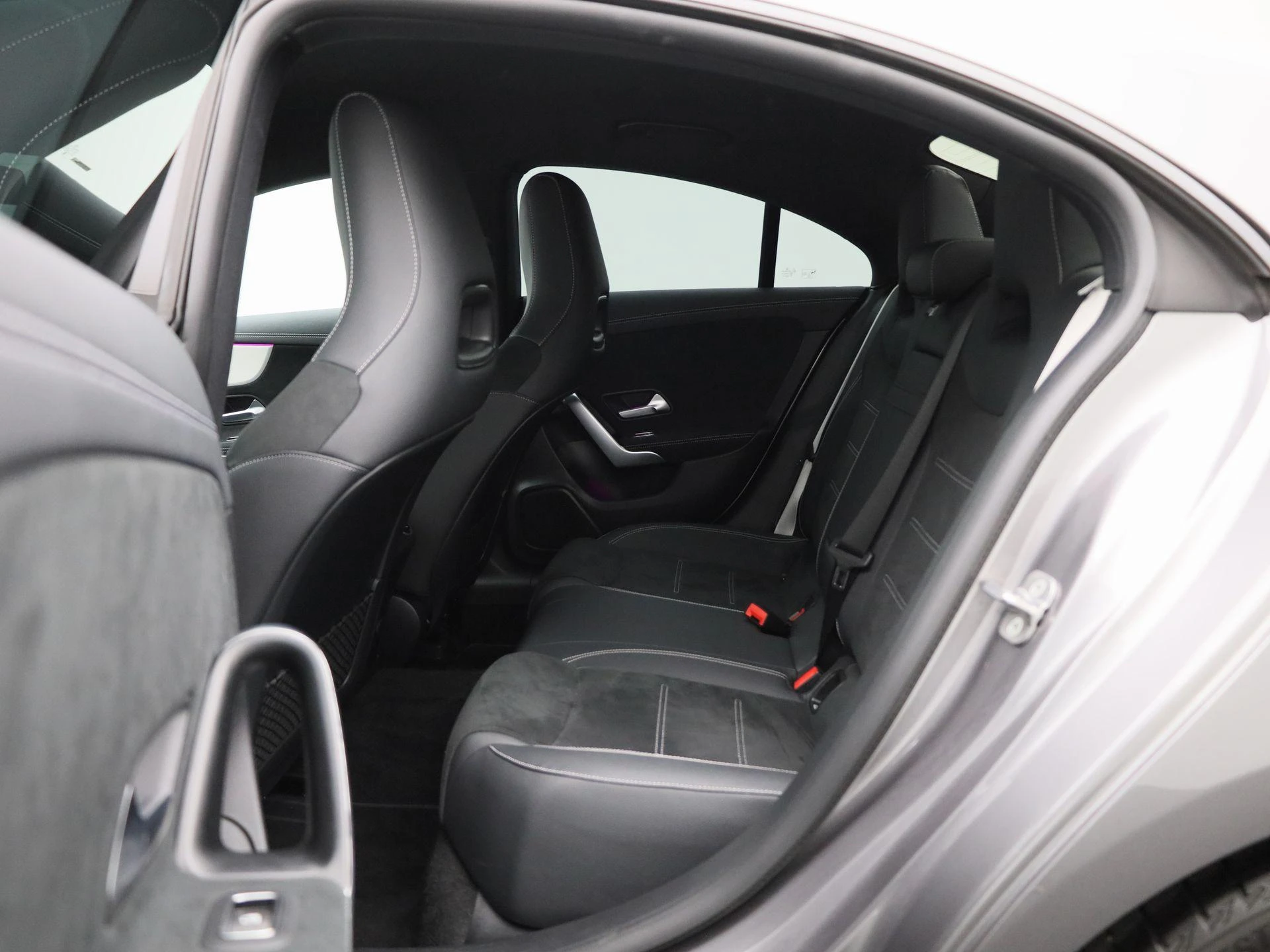 Mercedes-Benz-CLA-image-11