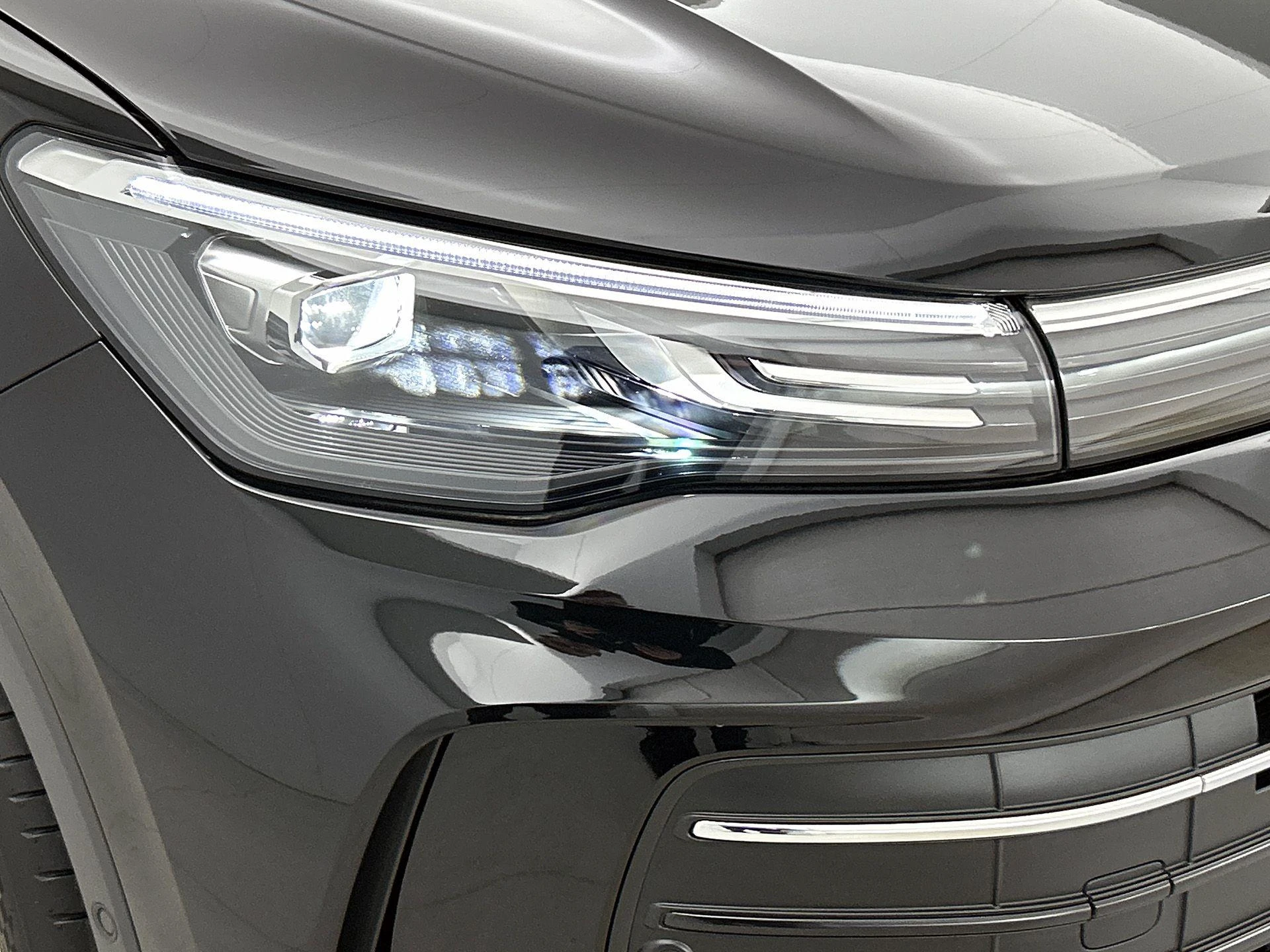 Volkswagen-Tiguan-image-29