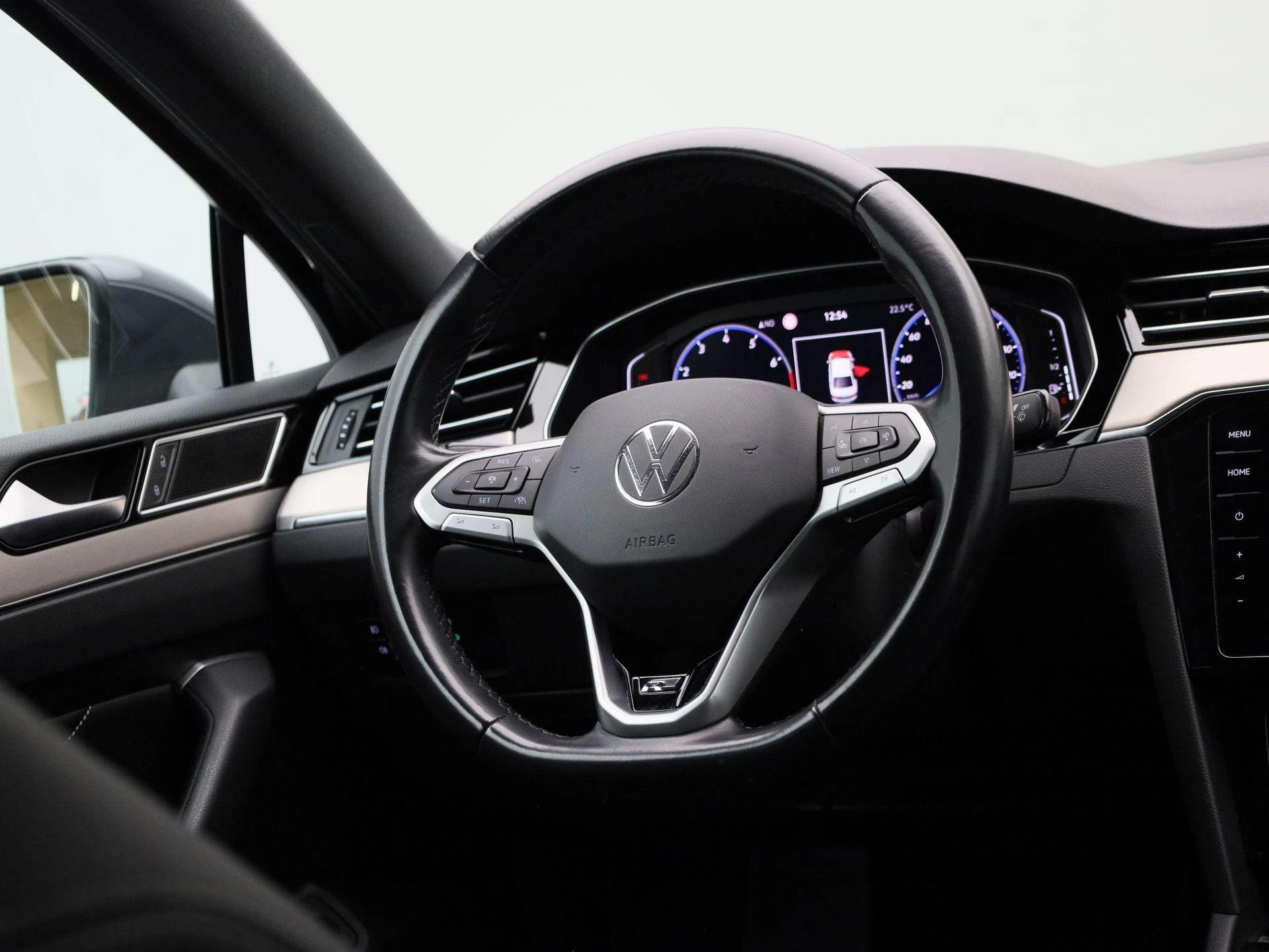 Volkswagen-Passat-image-36