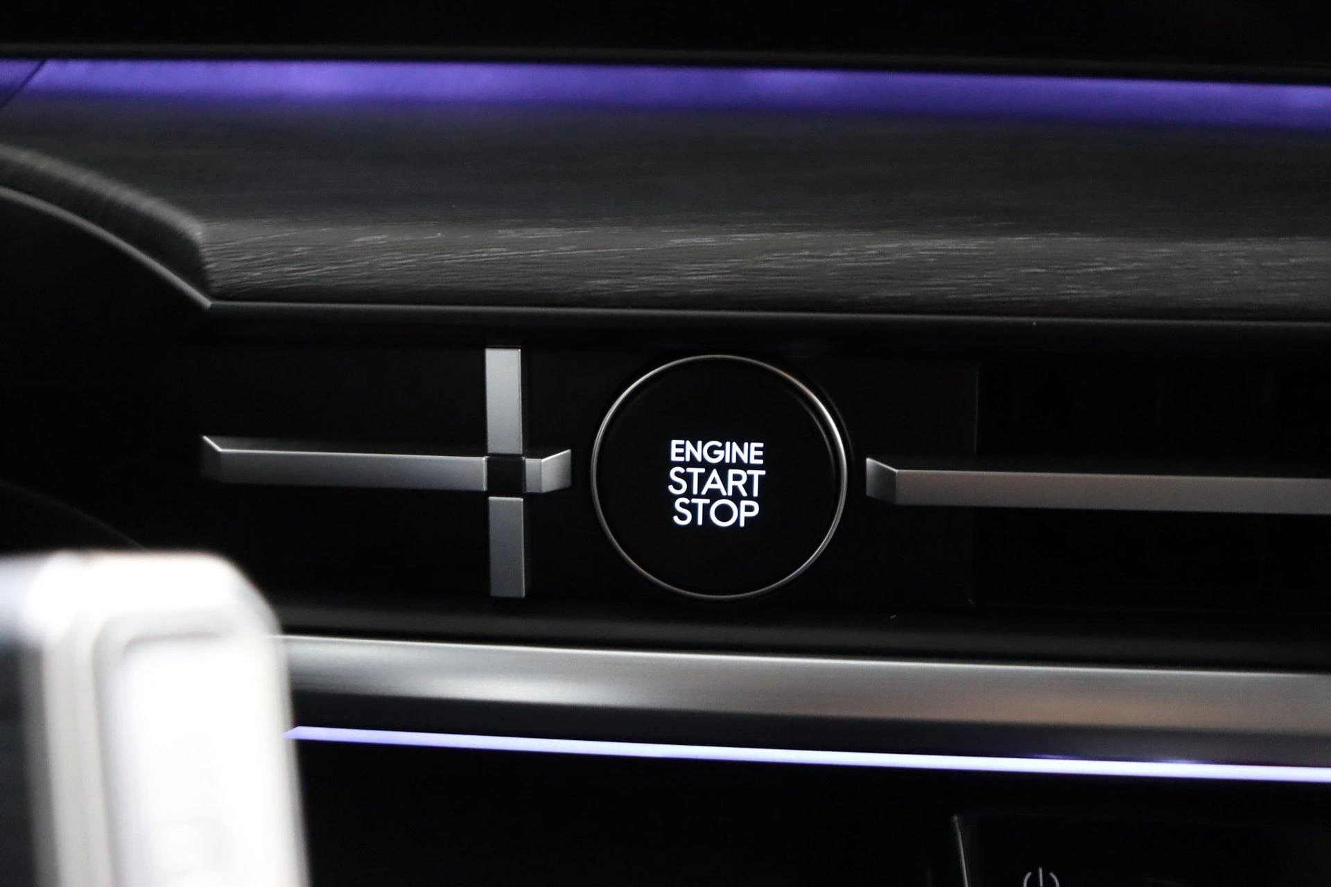 Hyundai-Santa Fe-image-48