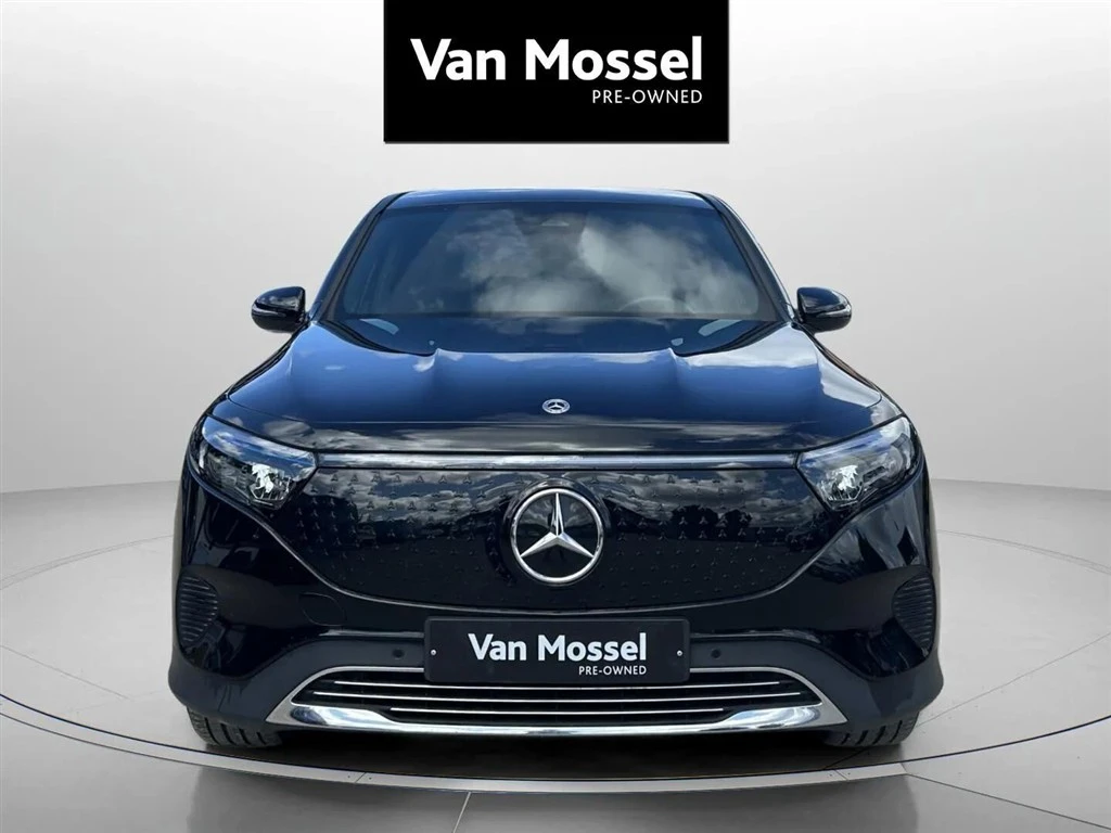 Mercedes-Benz-EQB-image-1